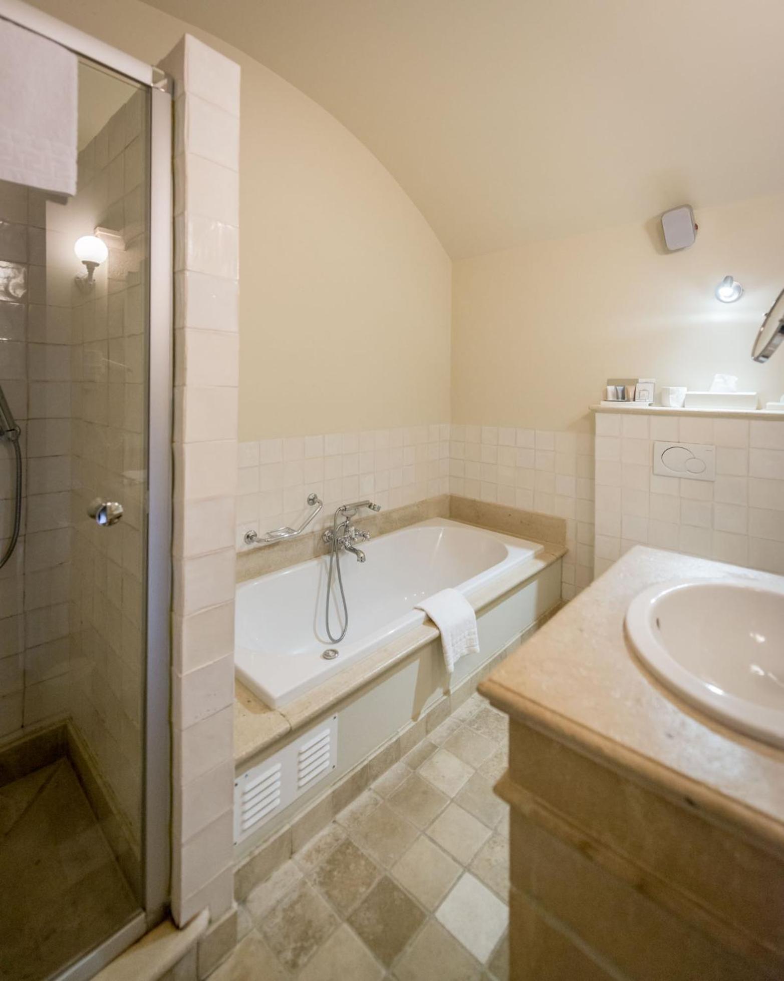 Duplex Suite with Garden View - Photo 13