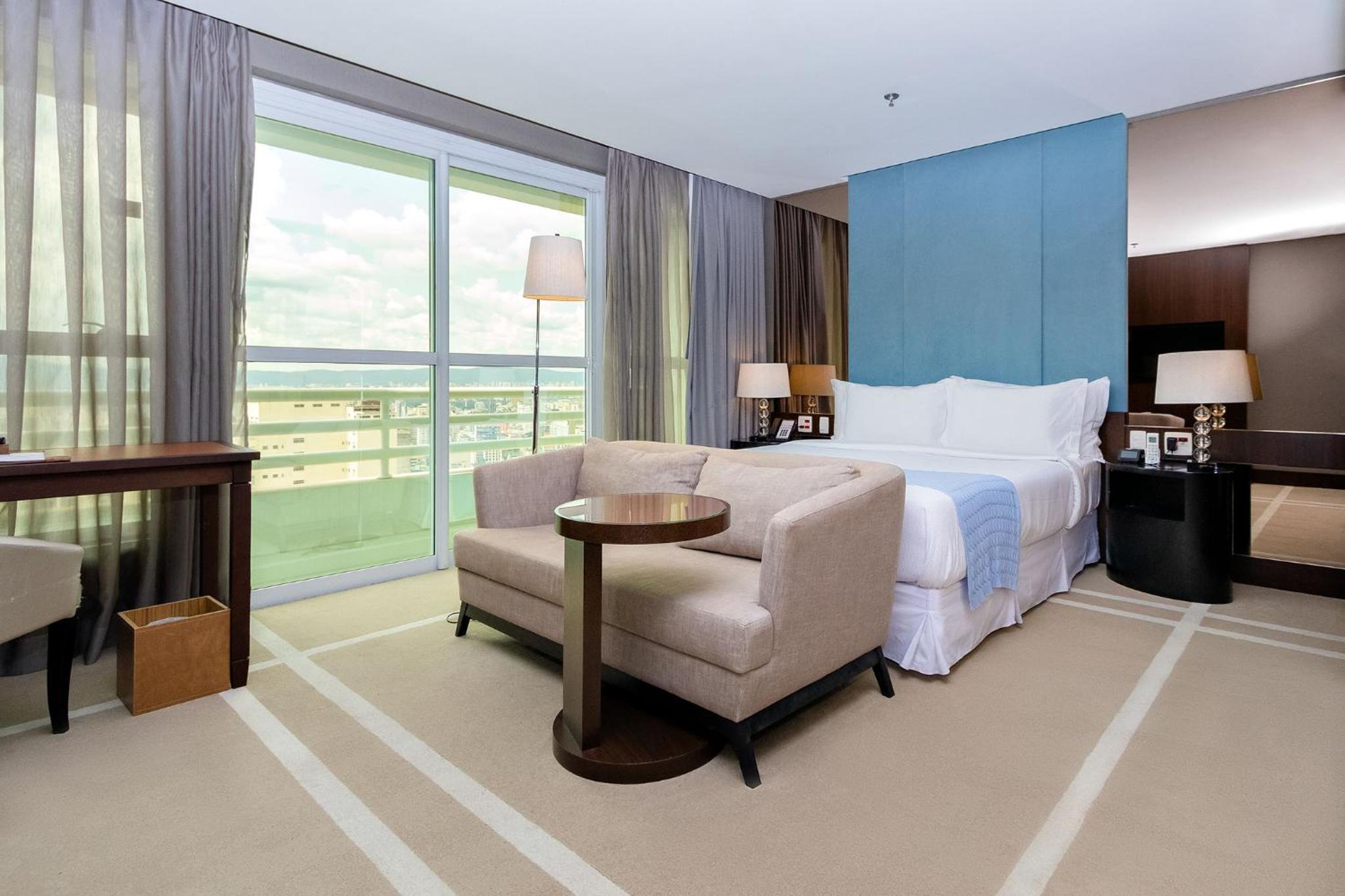 Superior Room with City View