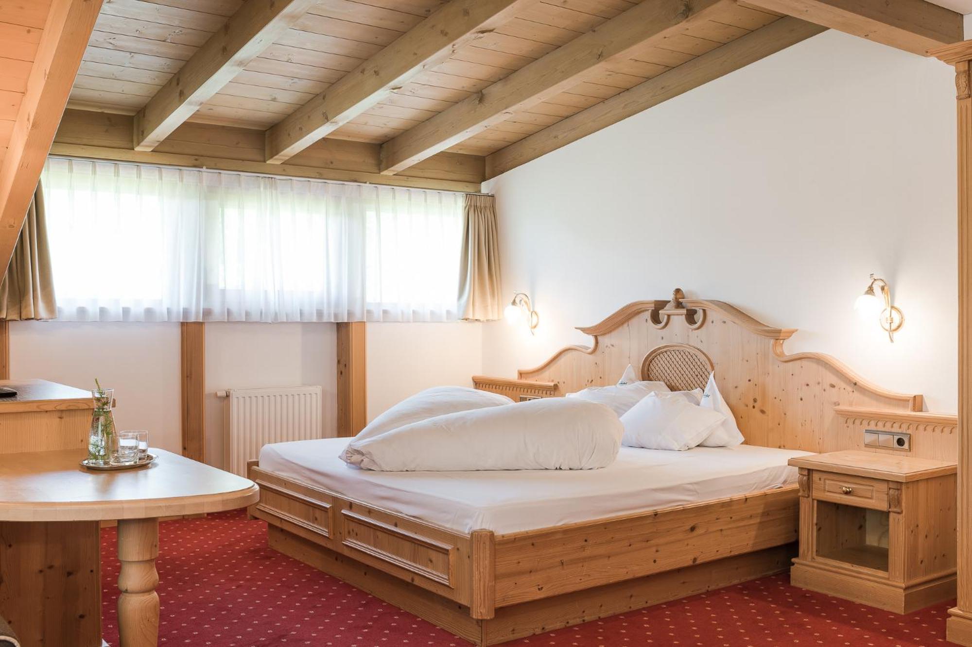 Suite with Mountain View