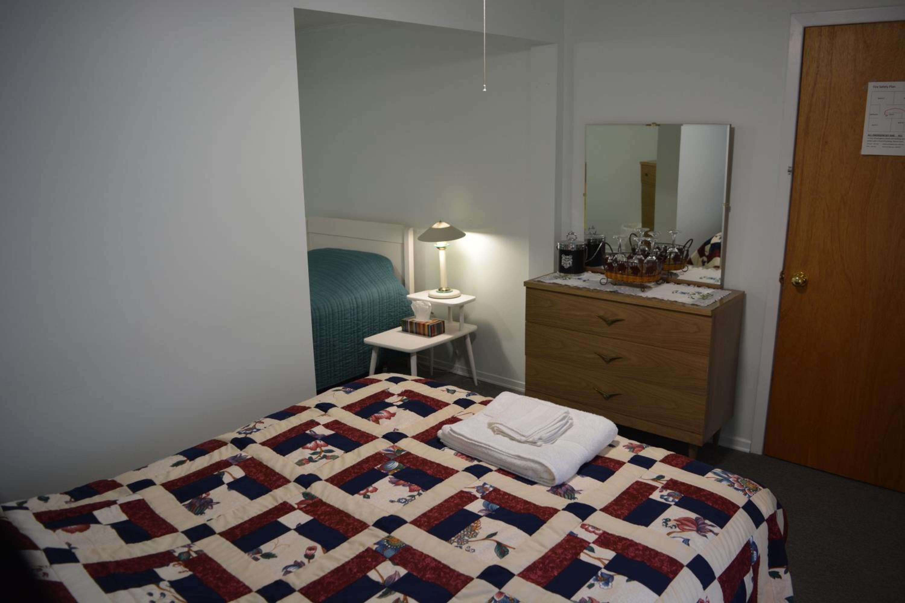 Family Room with Shared Bathroom photo 1
