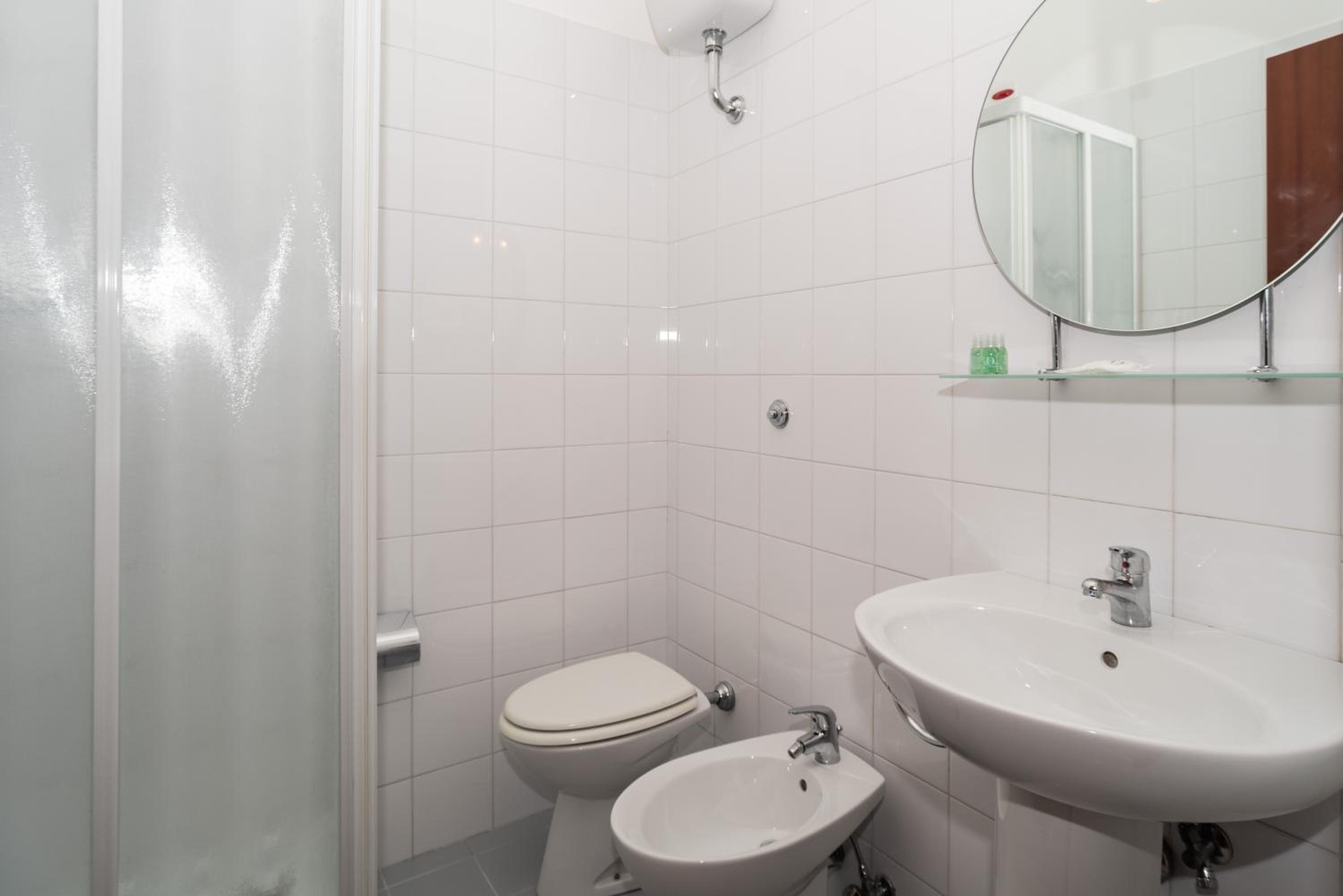 Classic Quadruple Room photo 3