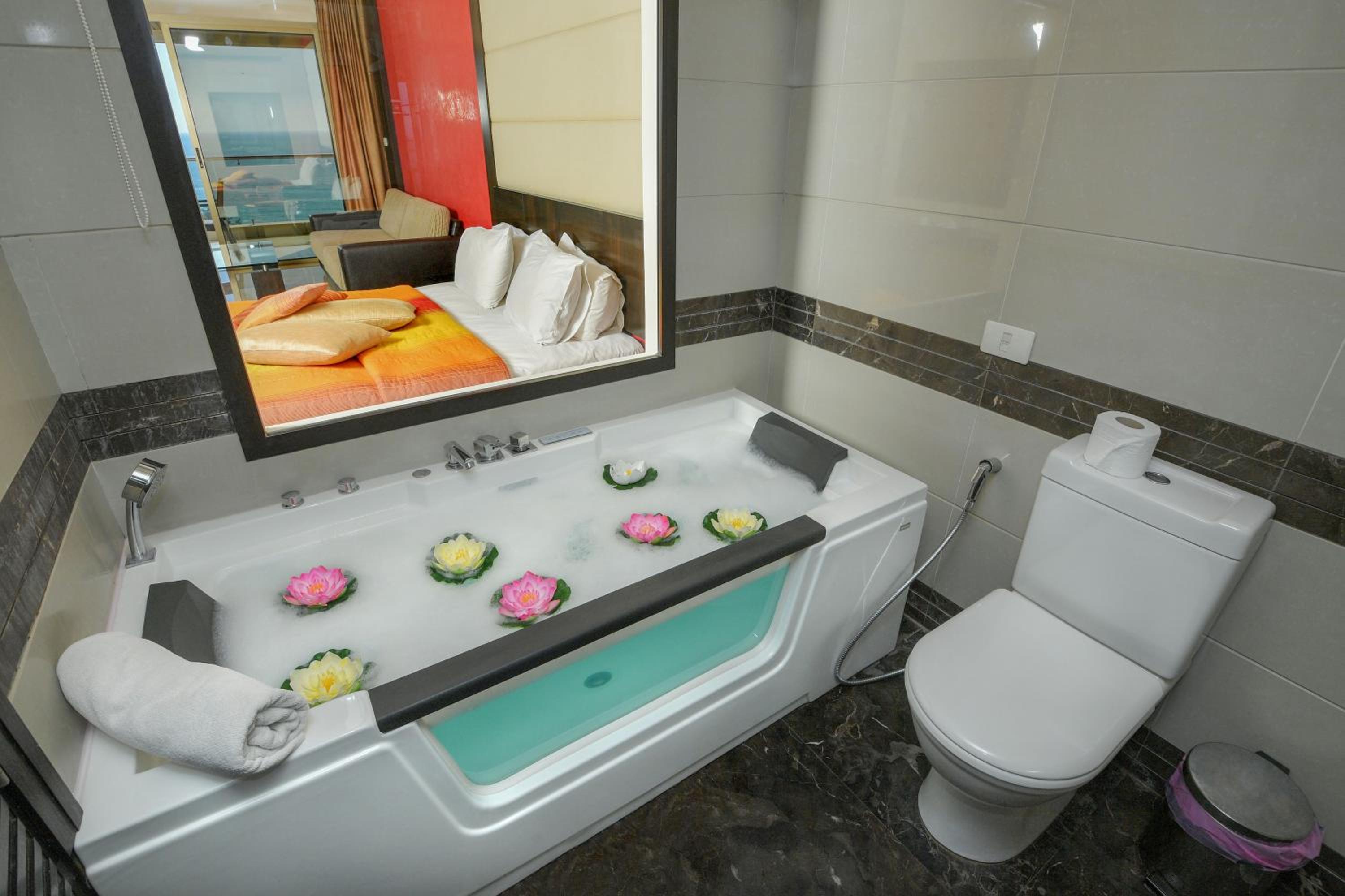 Junior Suite with Sea View-Top Floor - Photo 2
