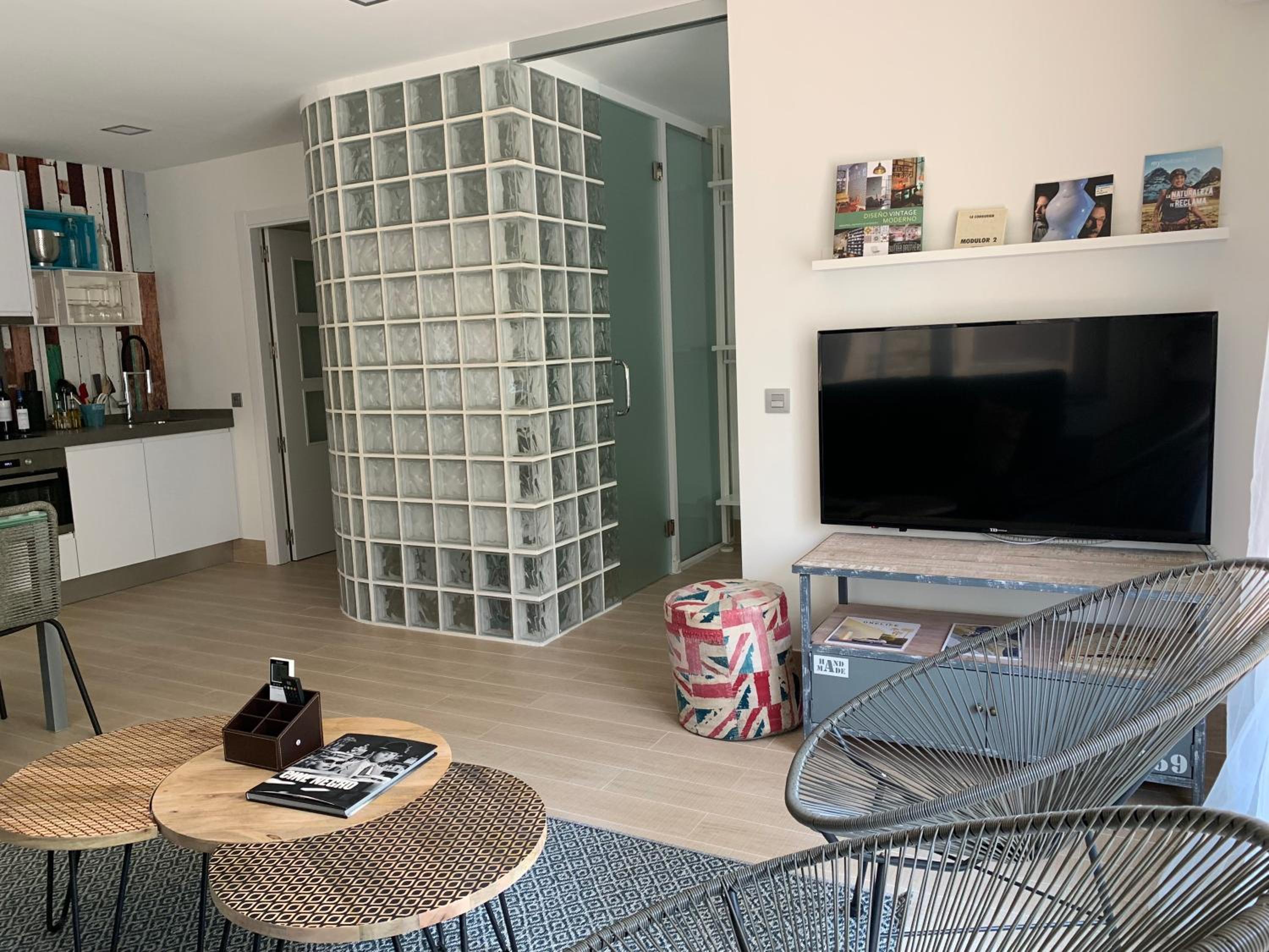 Deluxe Apartment - Photo 3