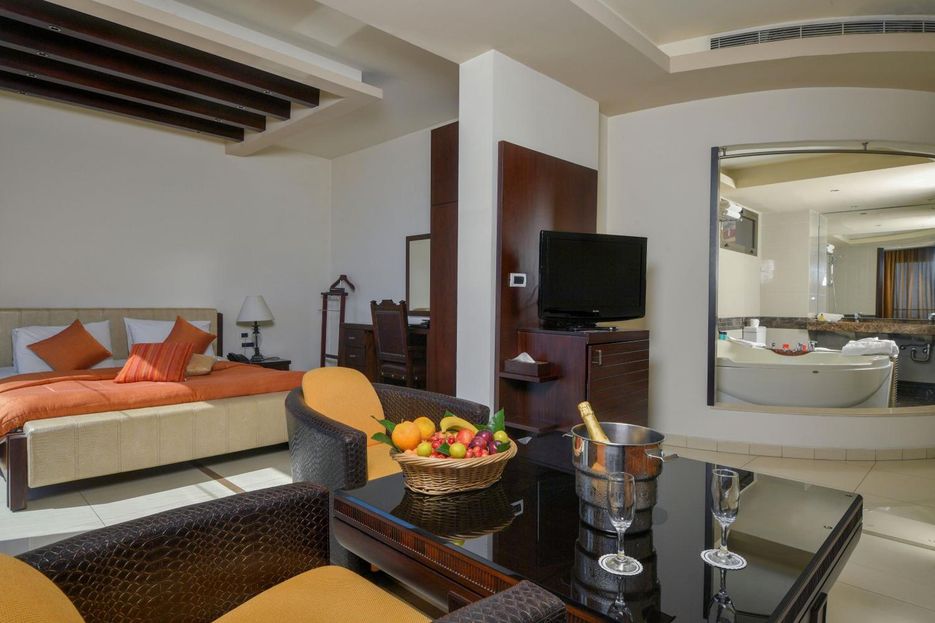 Fashion Suite with Sea View