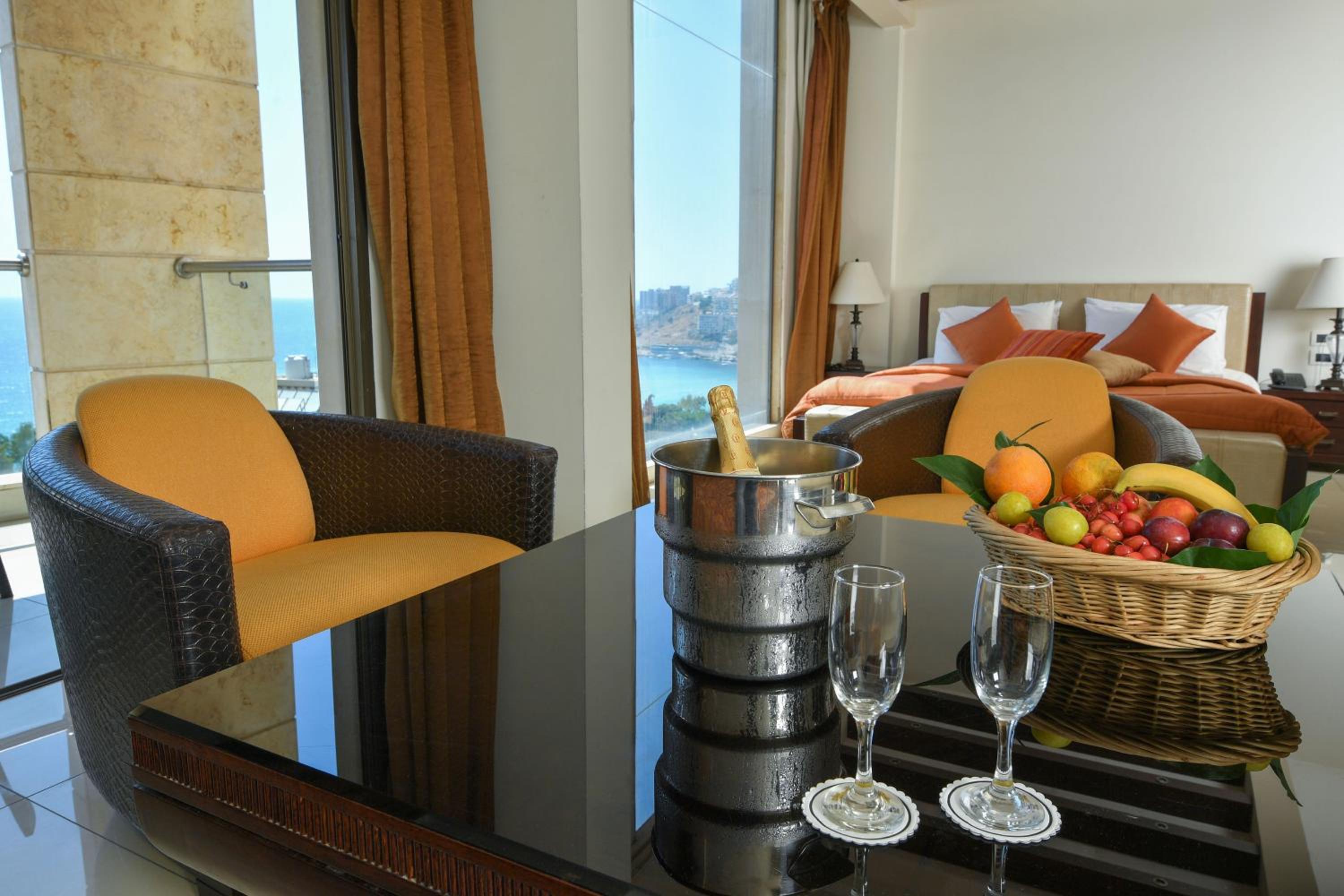 Fashion Suite with Sea View