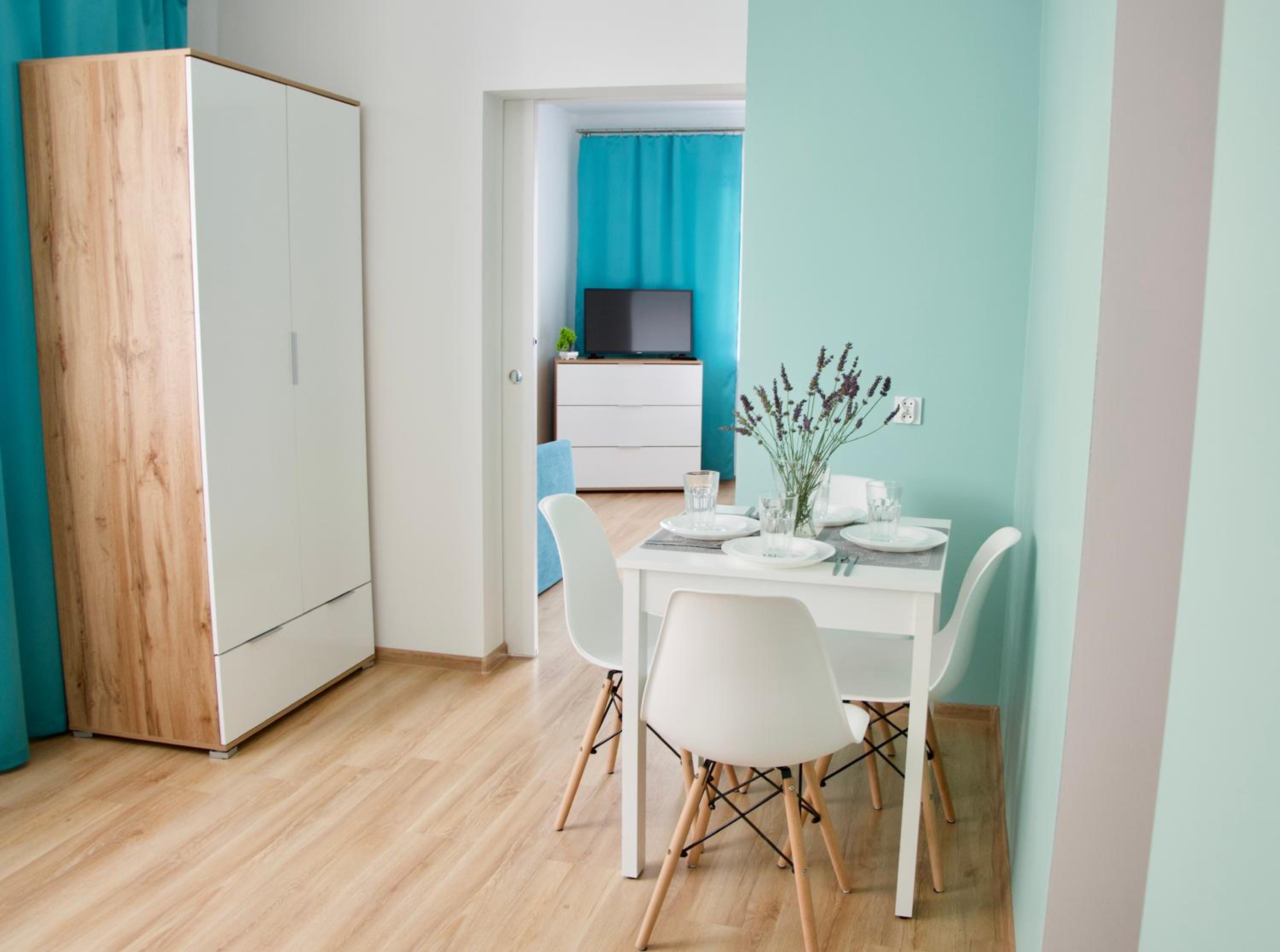 One-Bedroom Apartment - Photo 1