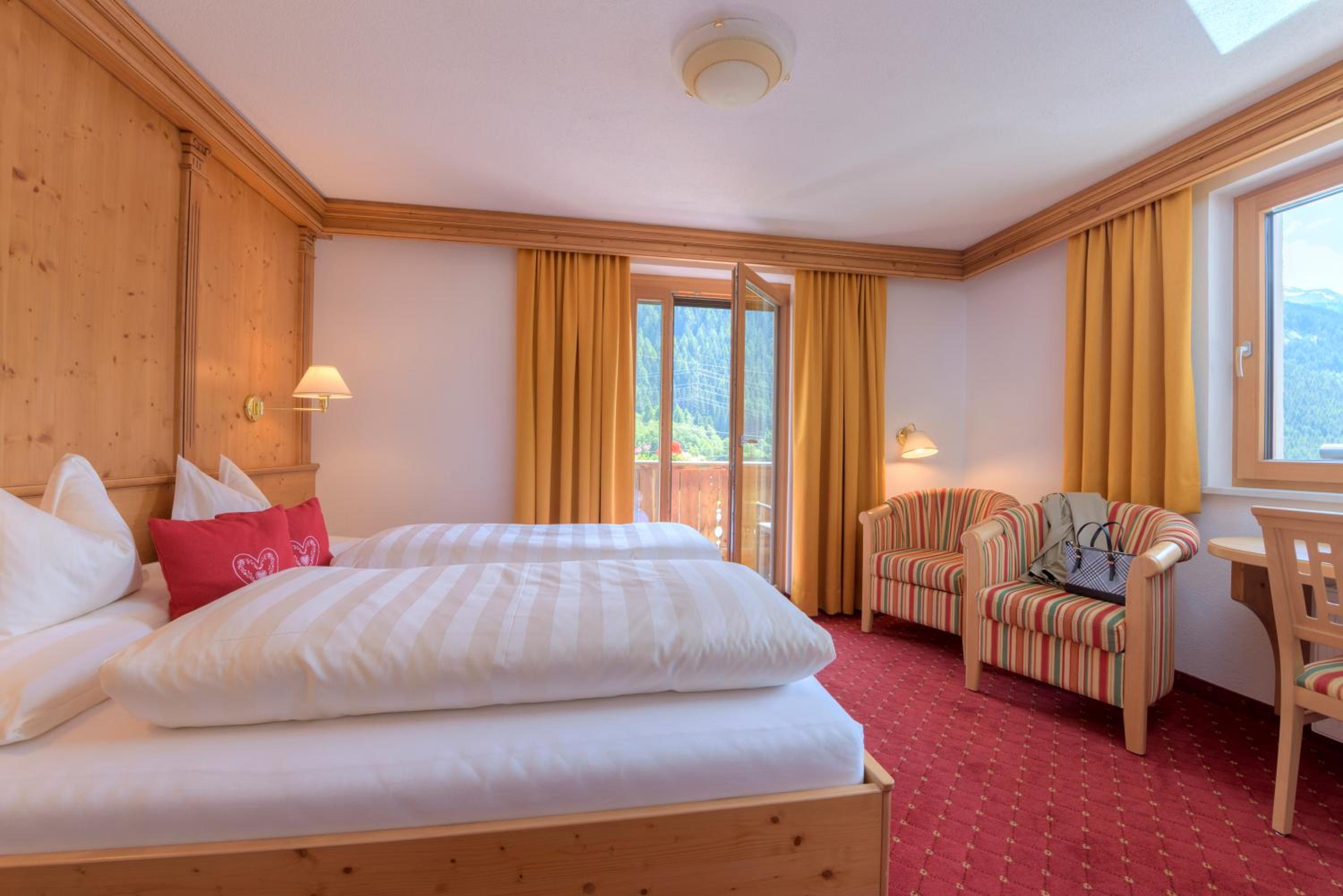 Triple Room with Balcony - Photo 3