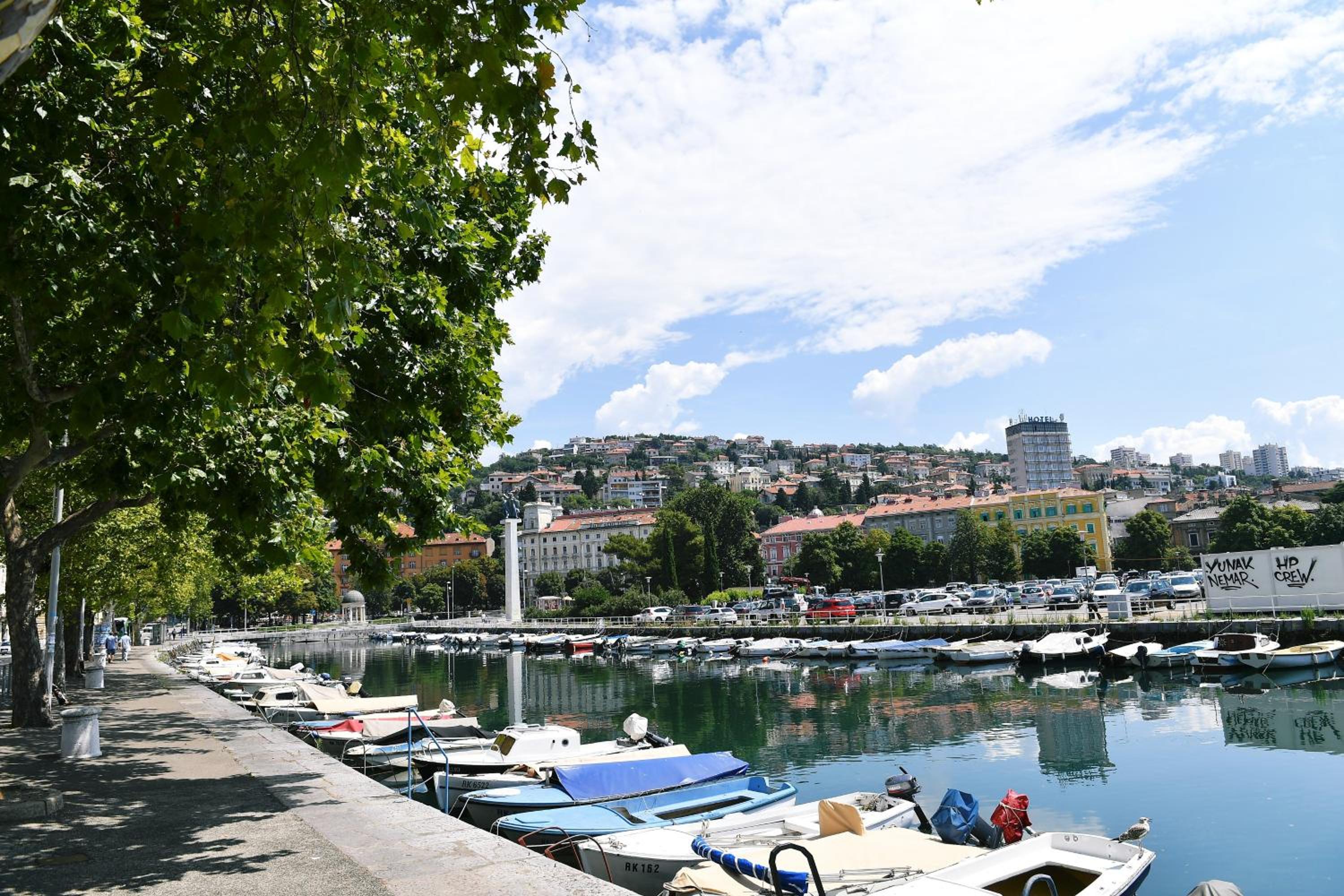 Apartment with Sea View - Photo 27