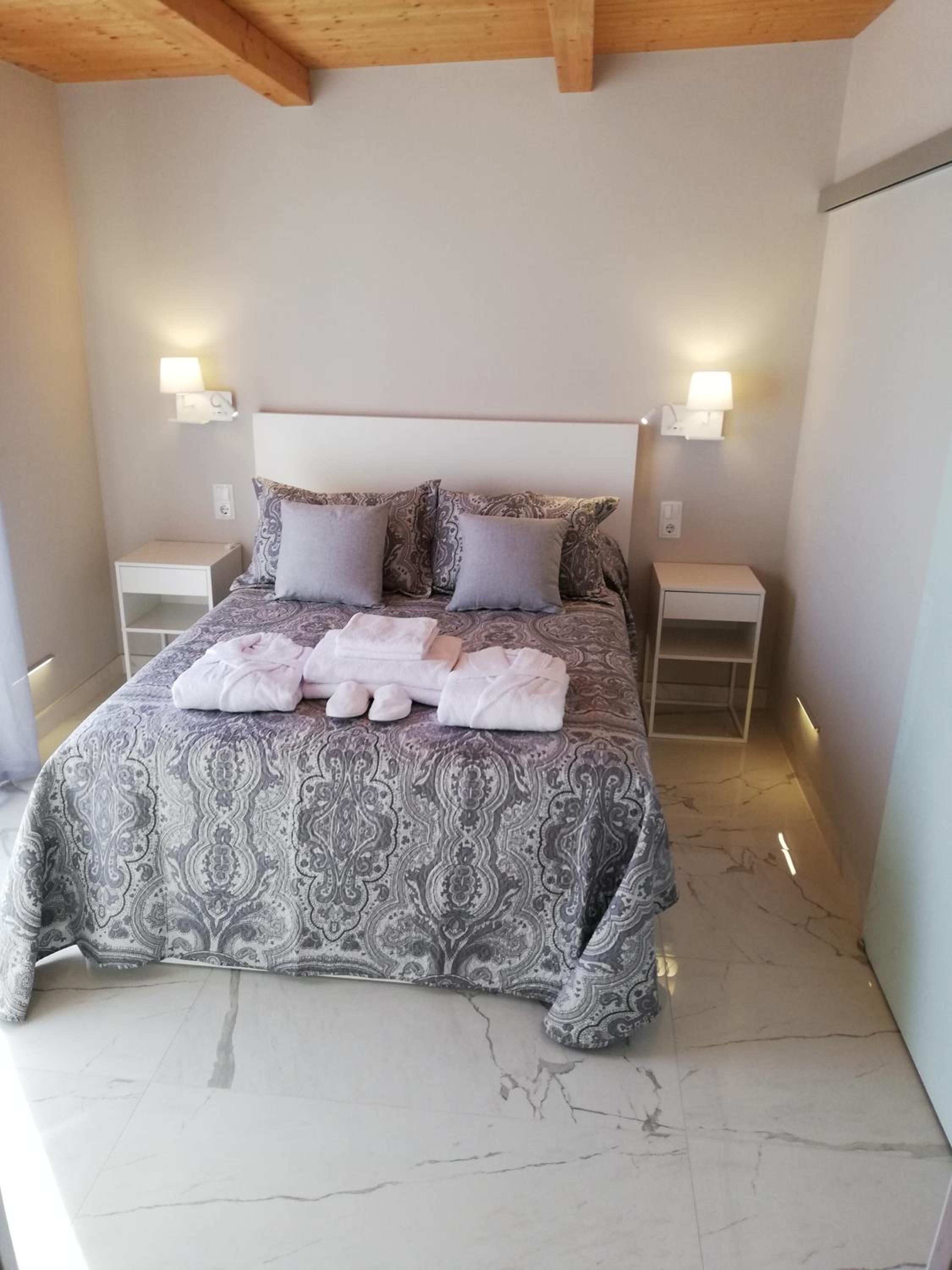 Deluxe Room - Photo 1
