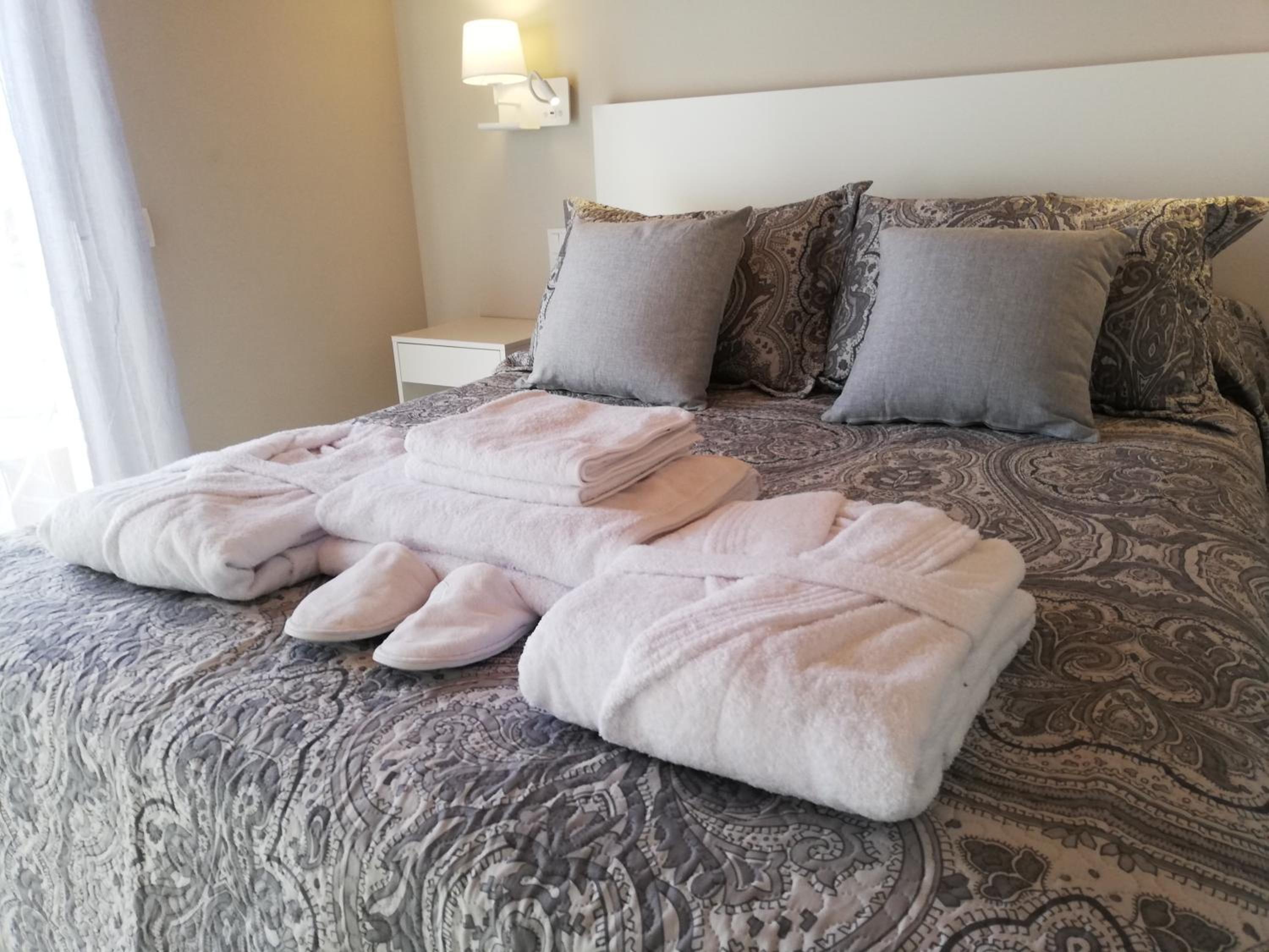 Deluxe Room - Photo 8