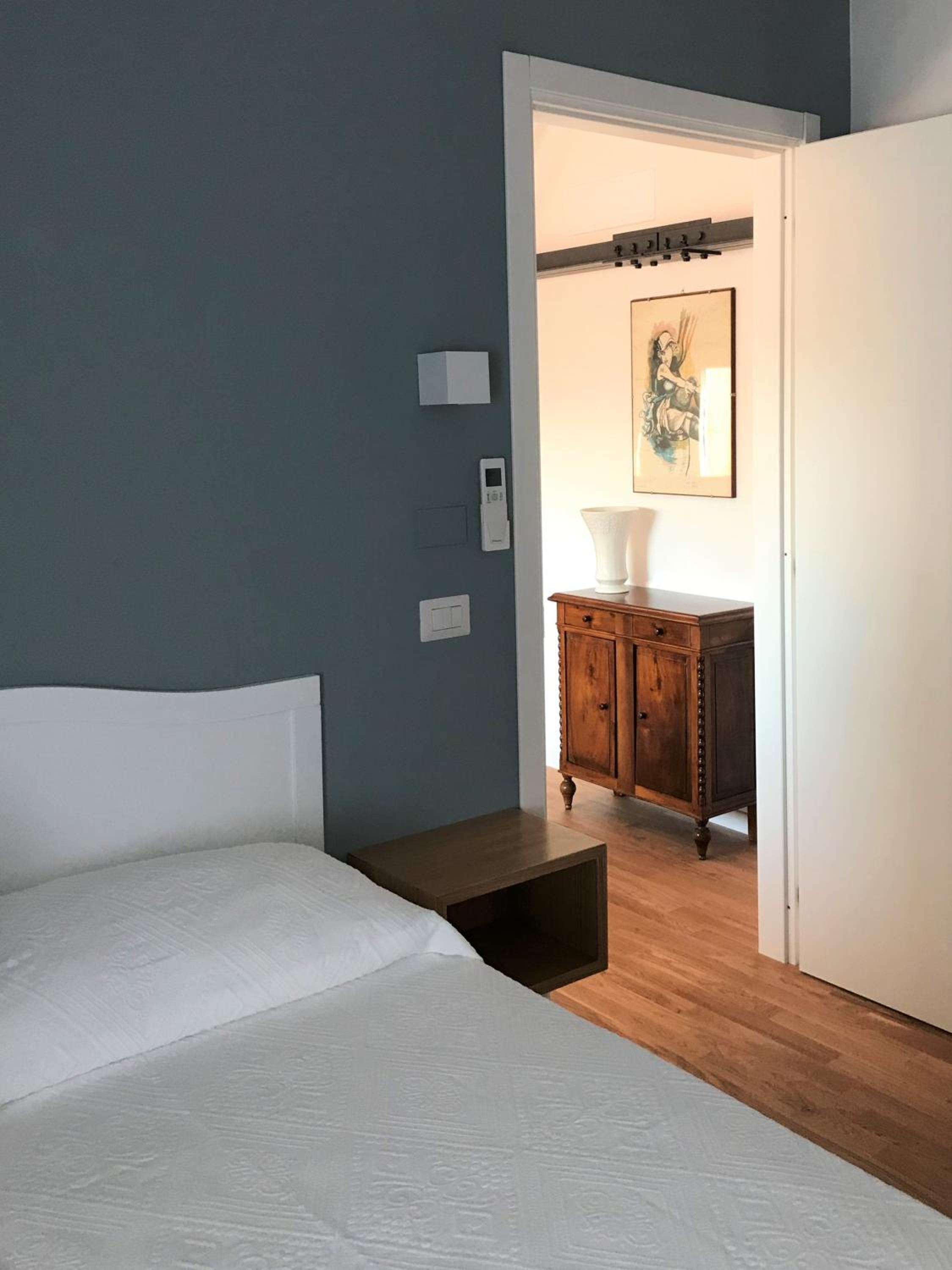 Double Room - Photo 7