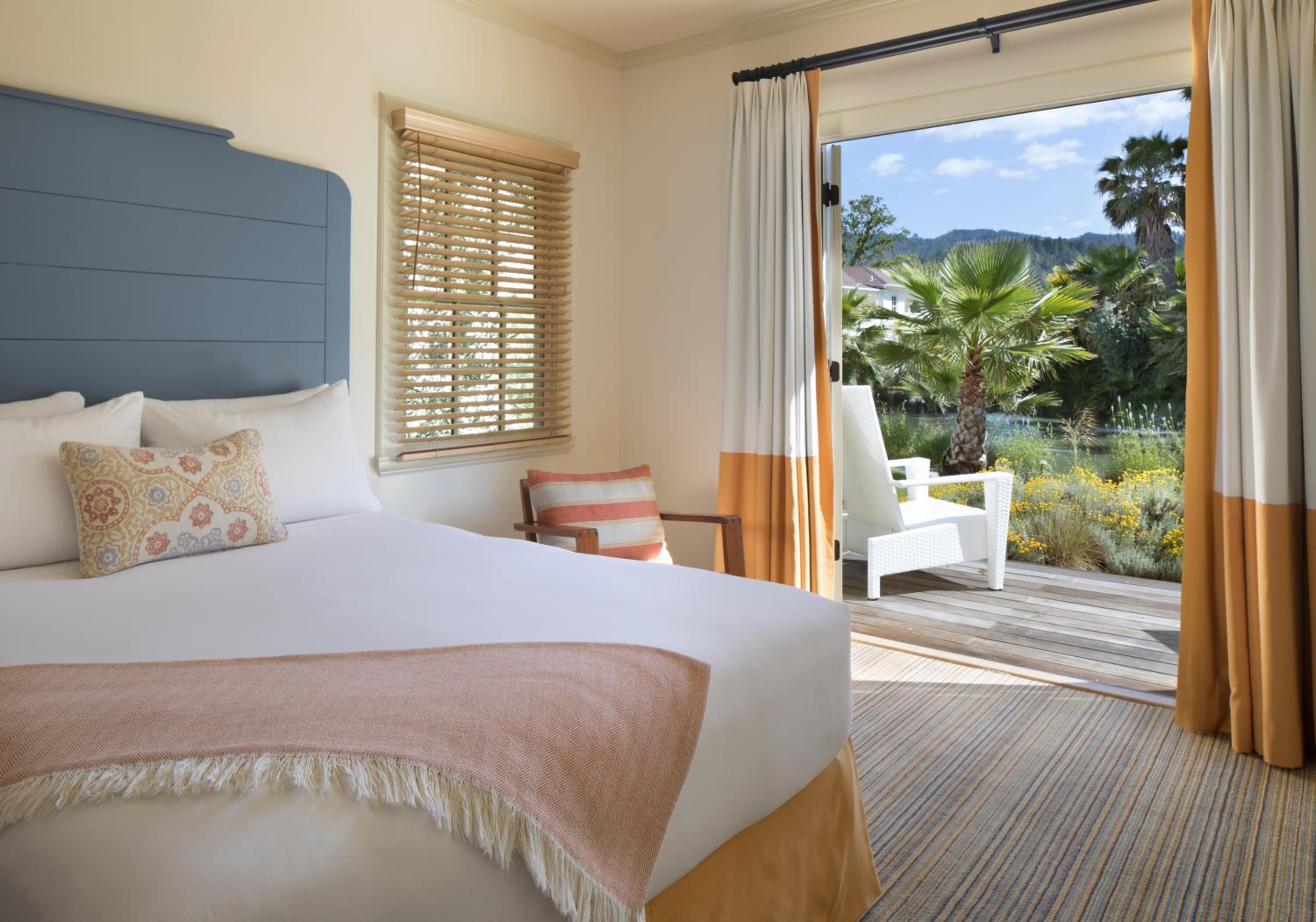 King Room with Geyser View photo 1
