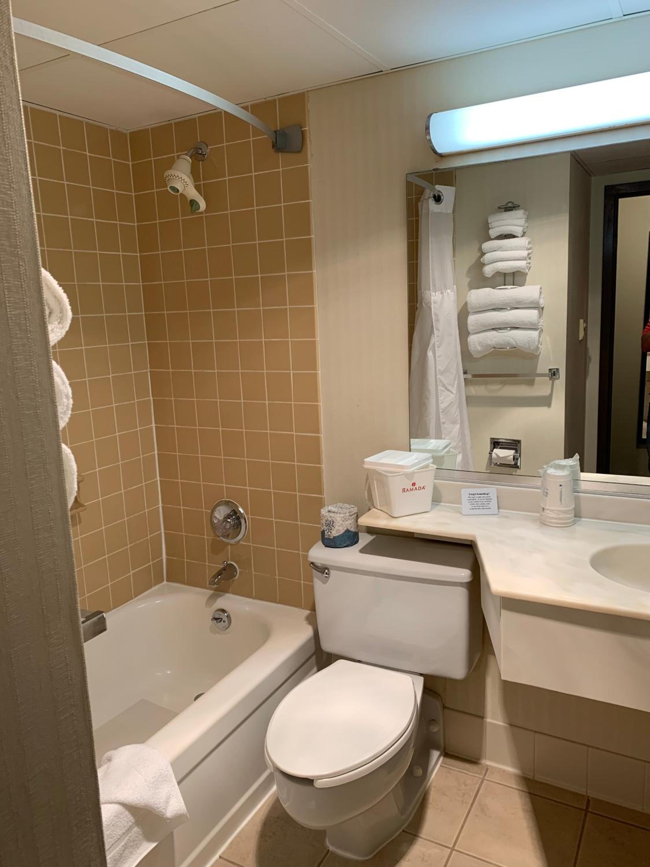 Deluxe Double Room with Two Double Beds - Non-Smoking - Photo 4