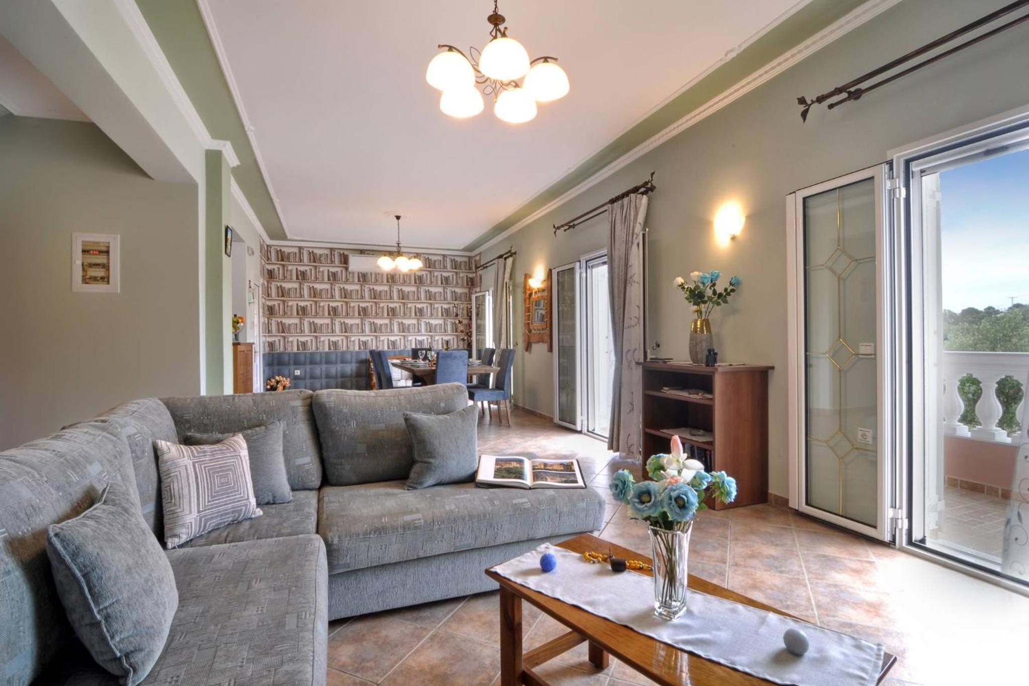 Maisonette photo 1