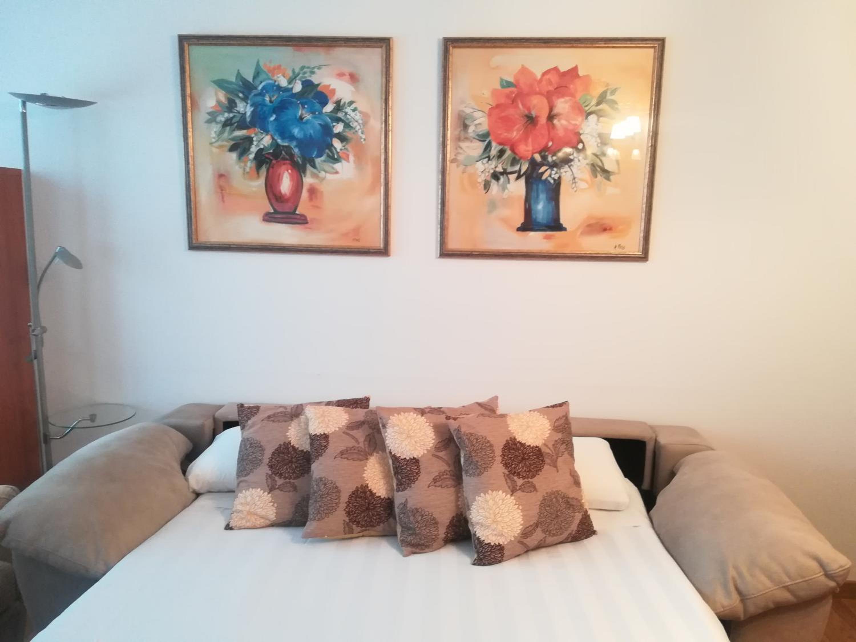 Apartment photo 2