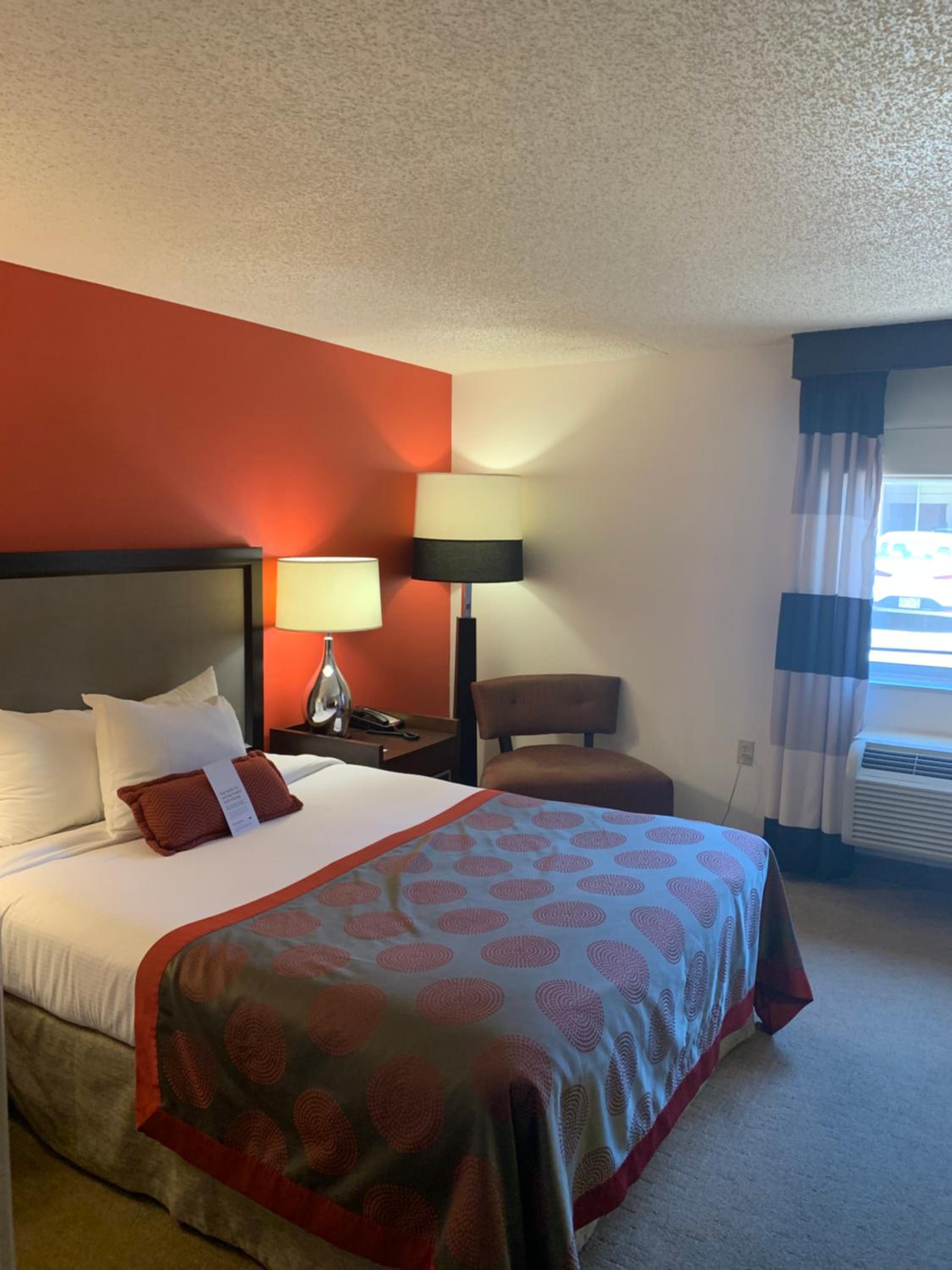 Queen Room - Disability Access - Non-Smoking - Photo 2