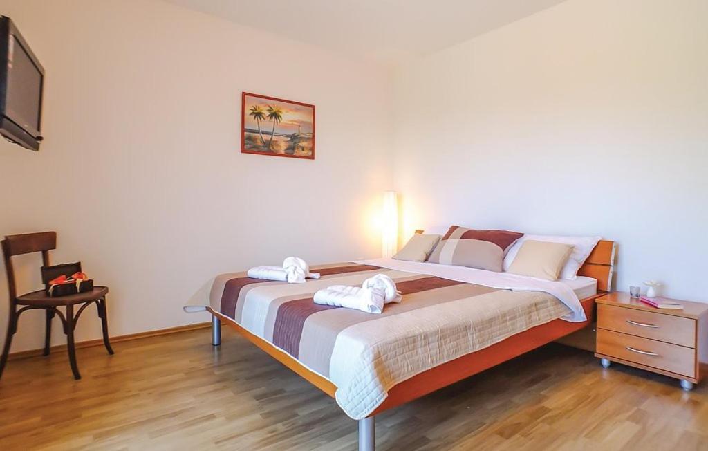 Four-Bedroom House photo 1