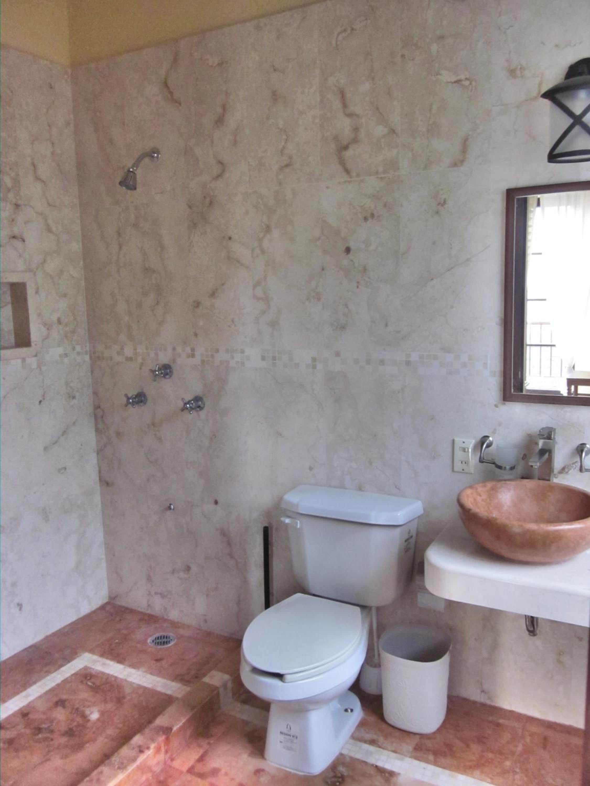 Double Room with Balcony - Photo 5