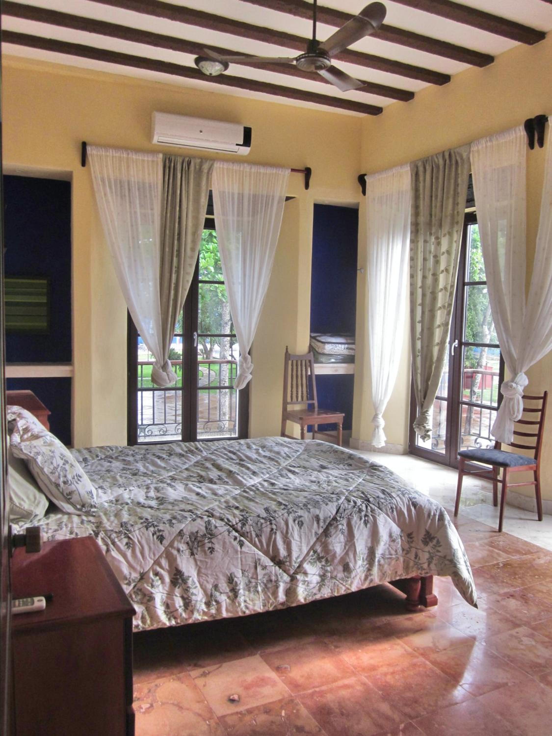 Double Room with Balcony - Photo 8