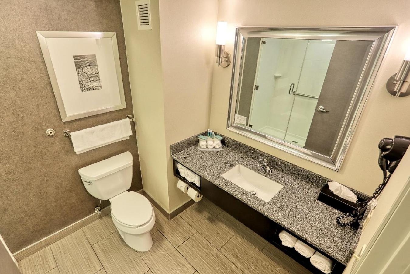 Standard King Room - Photo 2