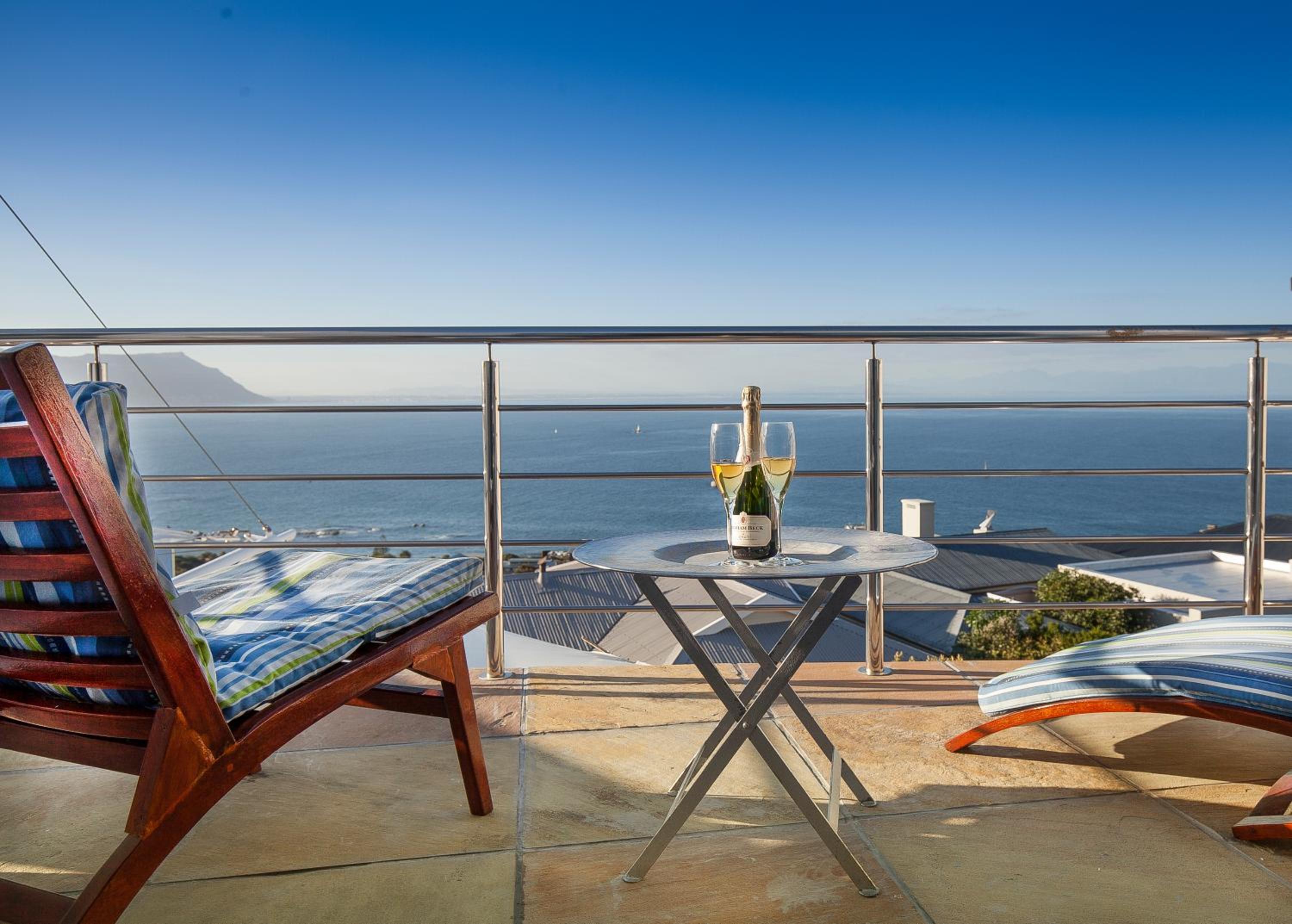 Deluxe Double Room with Side Sea View