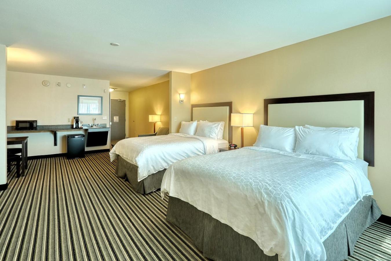 Queen Suite with Hearing Accessibility - Non-Smoking - Photo 1