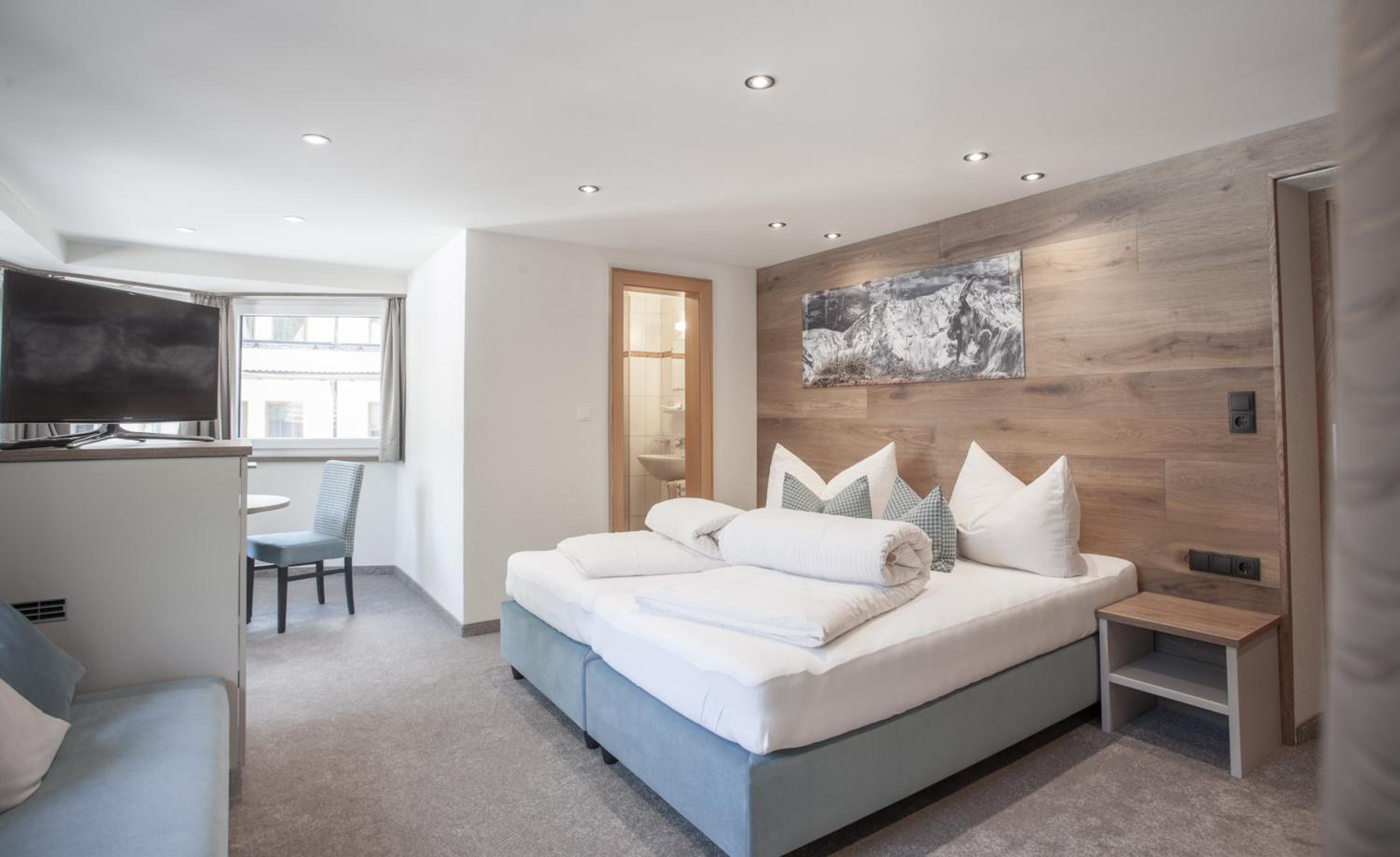 Comfort Triple Room with Shower