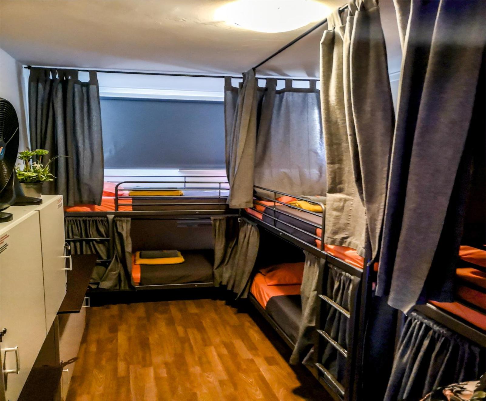 Bed in 6-Bed Mixed Dormitory Room photo 1