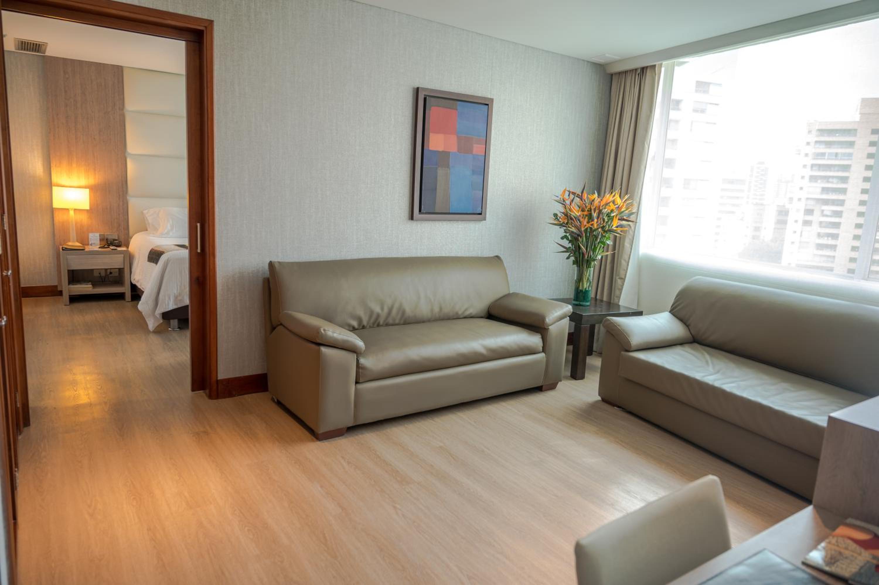 Suite - Photo 2