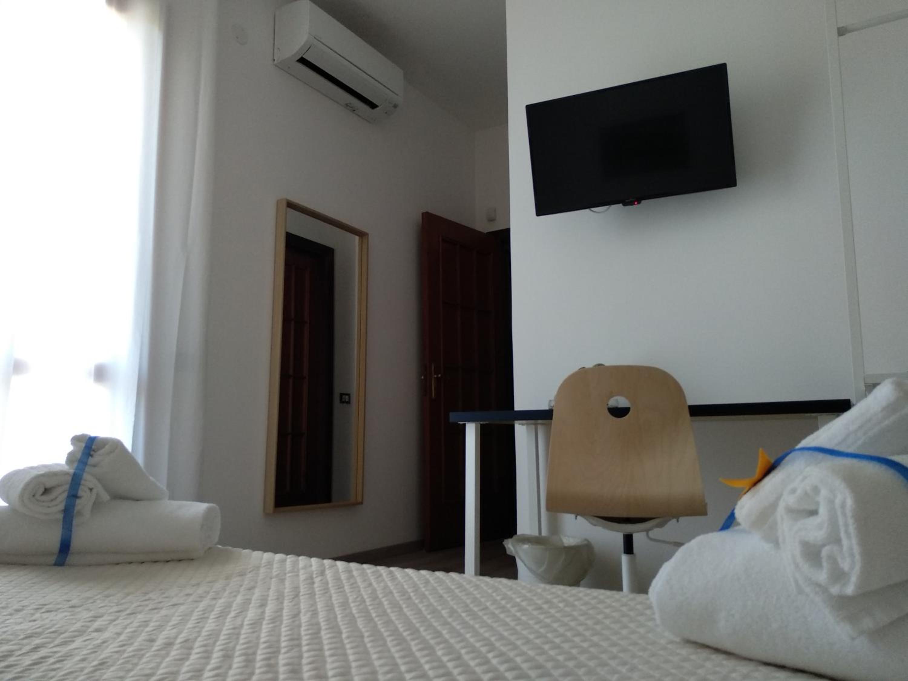 Triple Room with Private Bathroom photo 1
