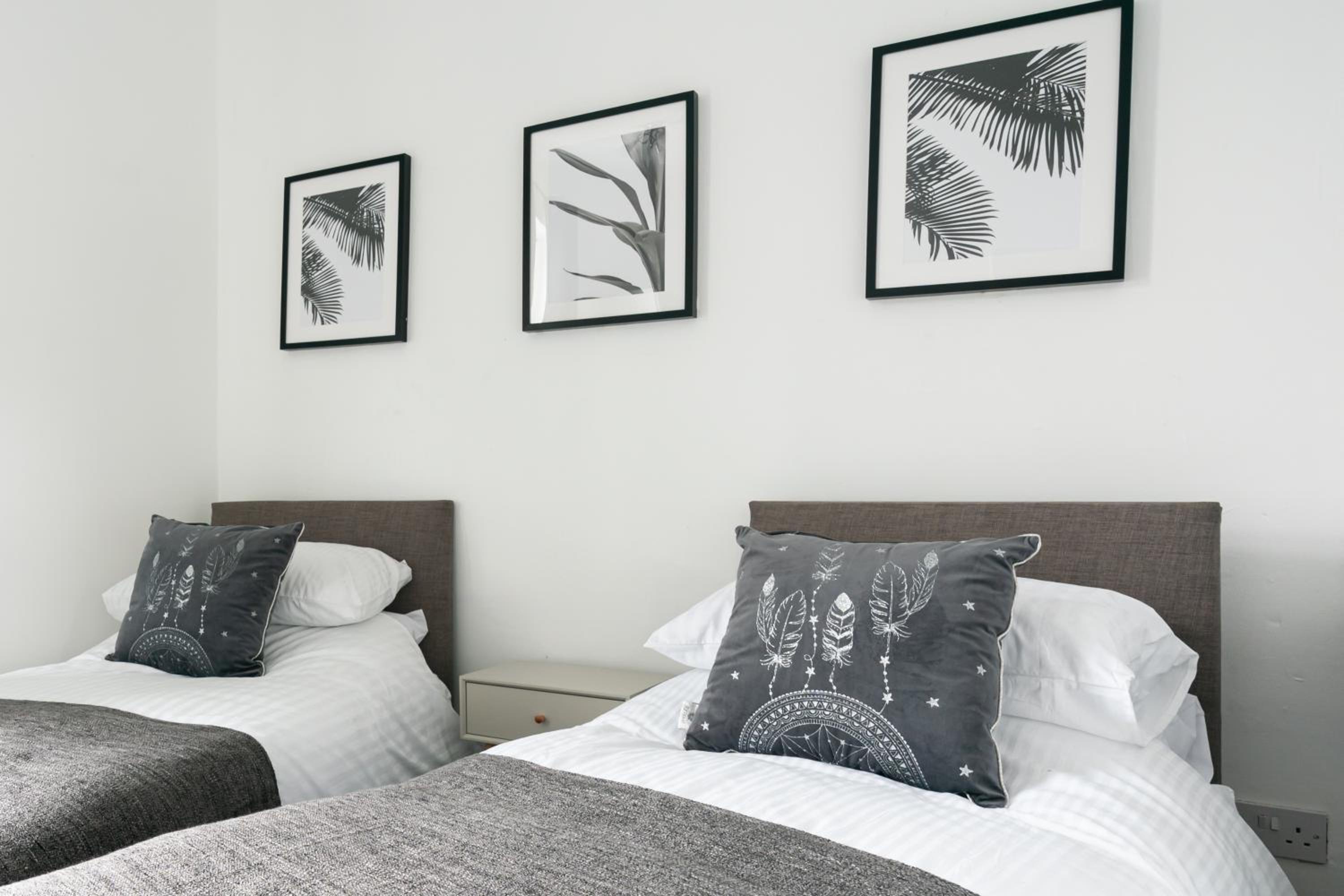 Four-Bedroom House photo 1