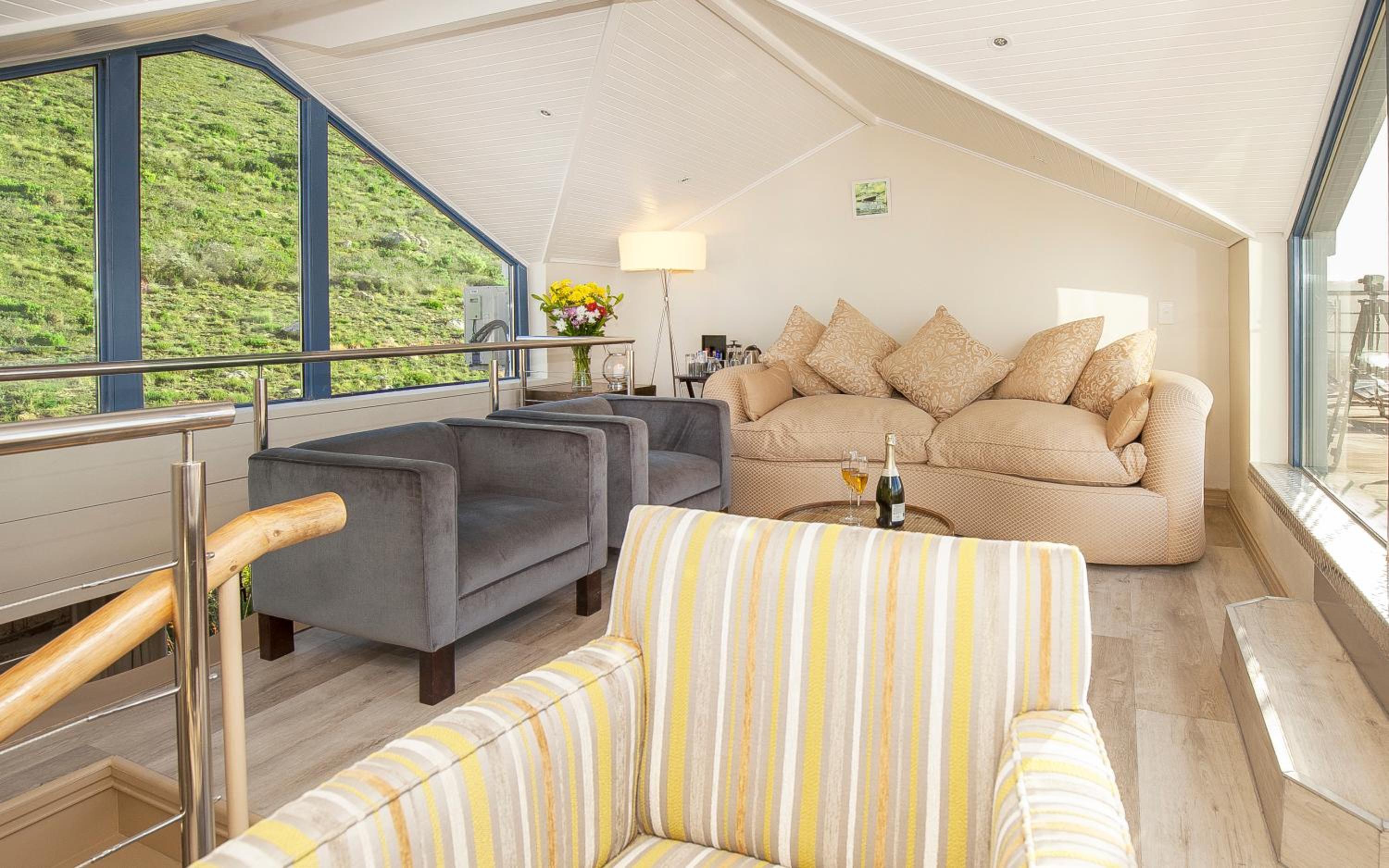 Double or Twin Room with Sea View