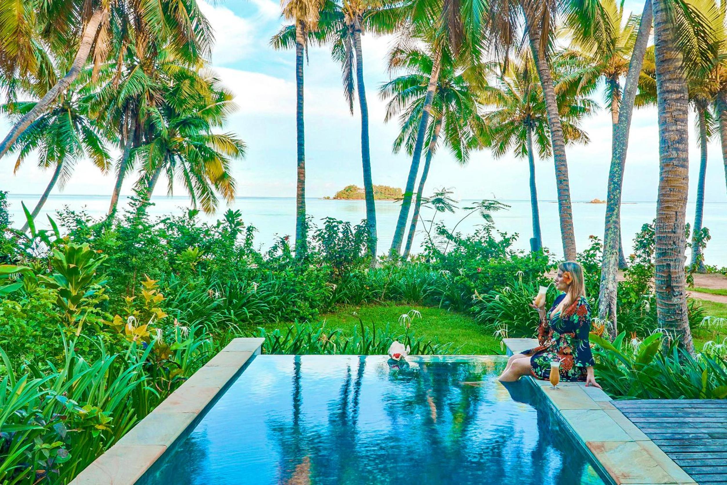 Beachfront Pool Bure 