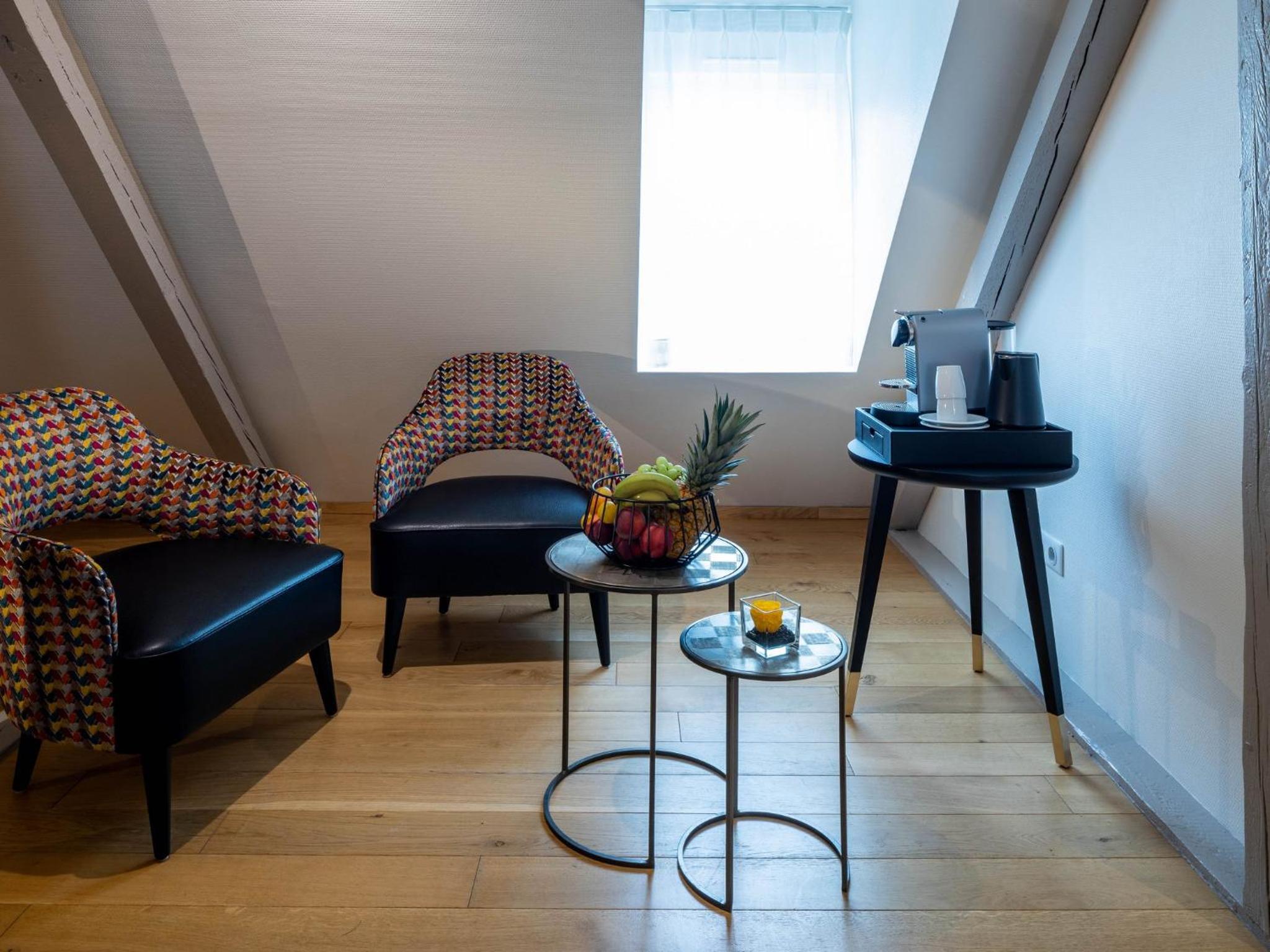 Suite - Photo 10