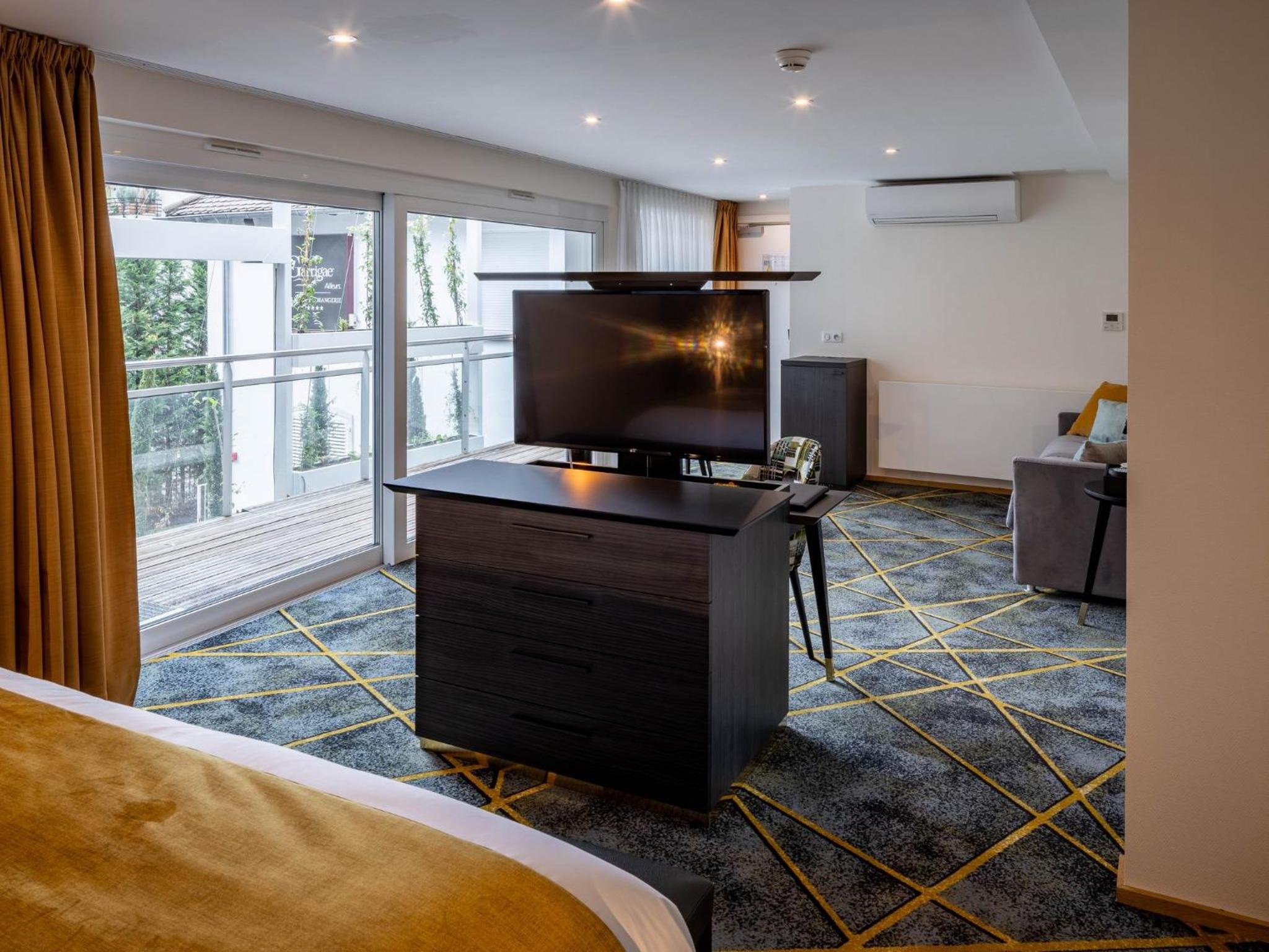 Suite - Photo 2