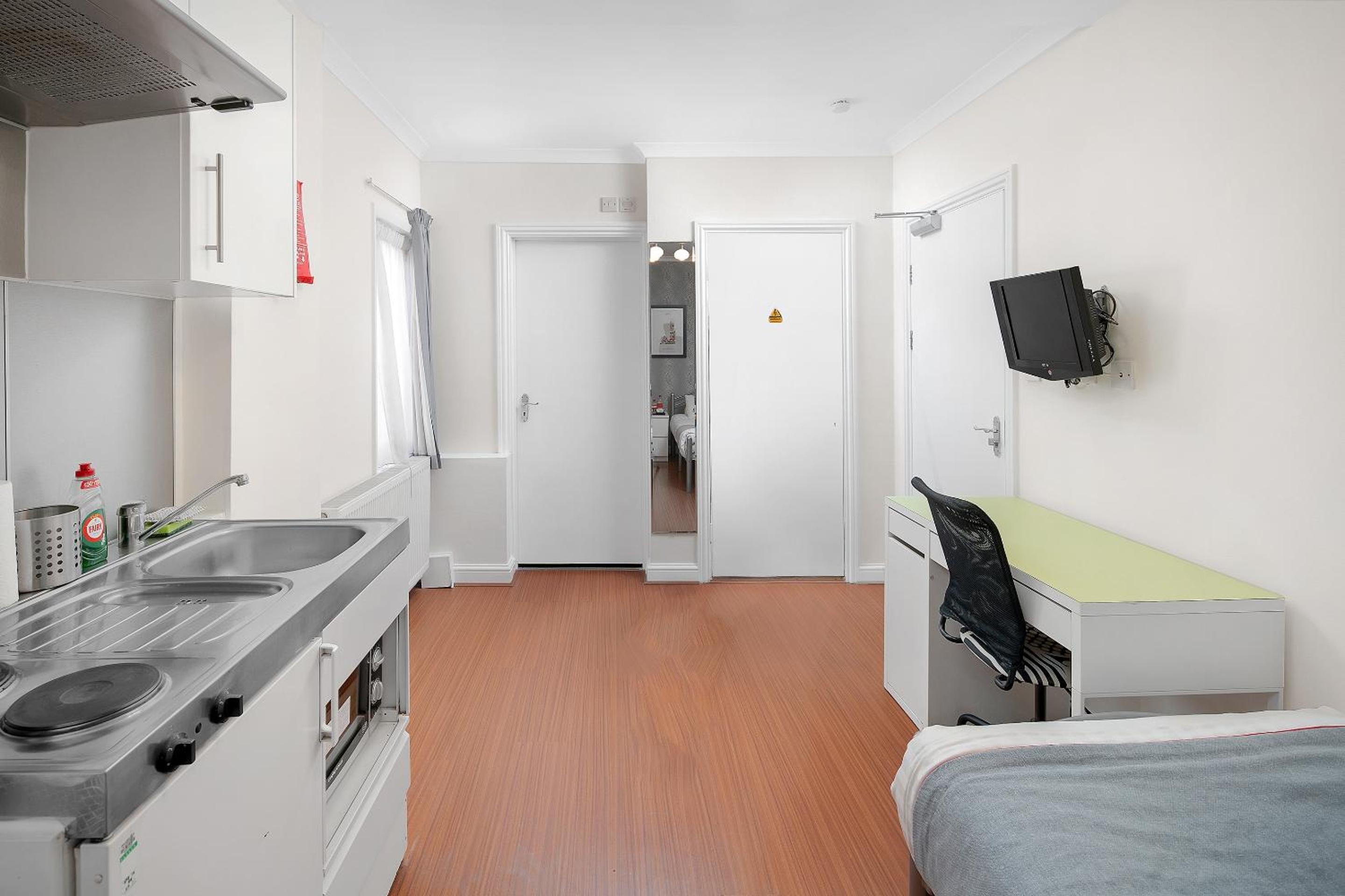 Studio Apartment photo 2