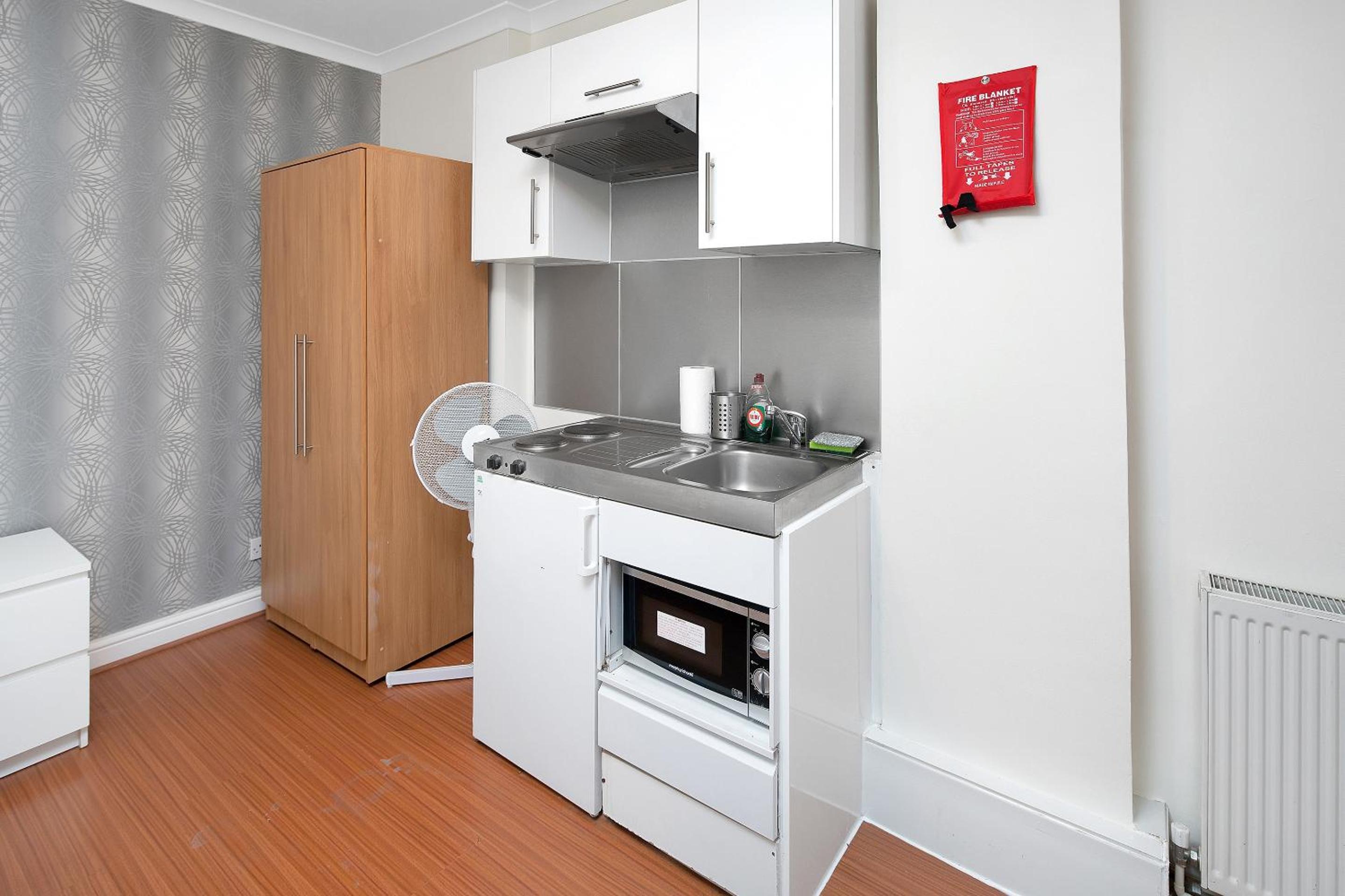 Studio Apartment photo 3