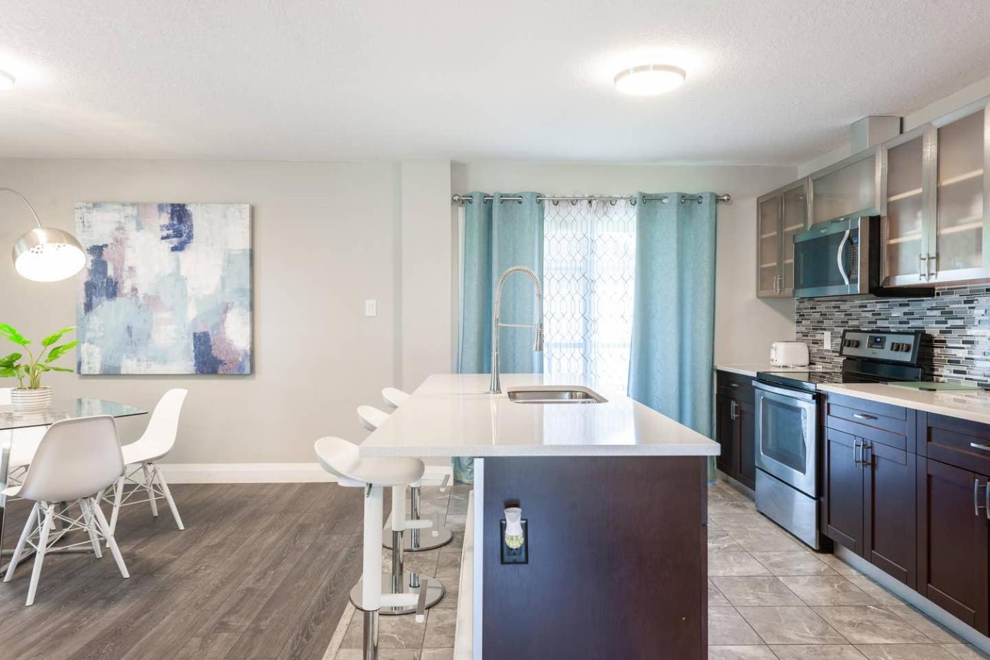 Two-Bedroom Apartment - Photo 19