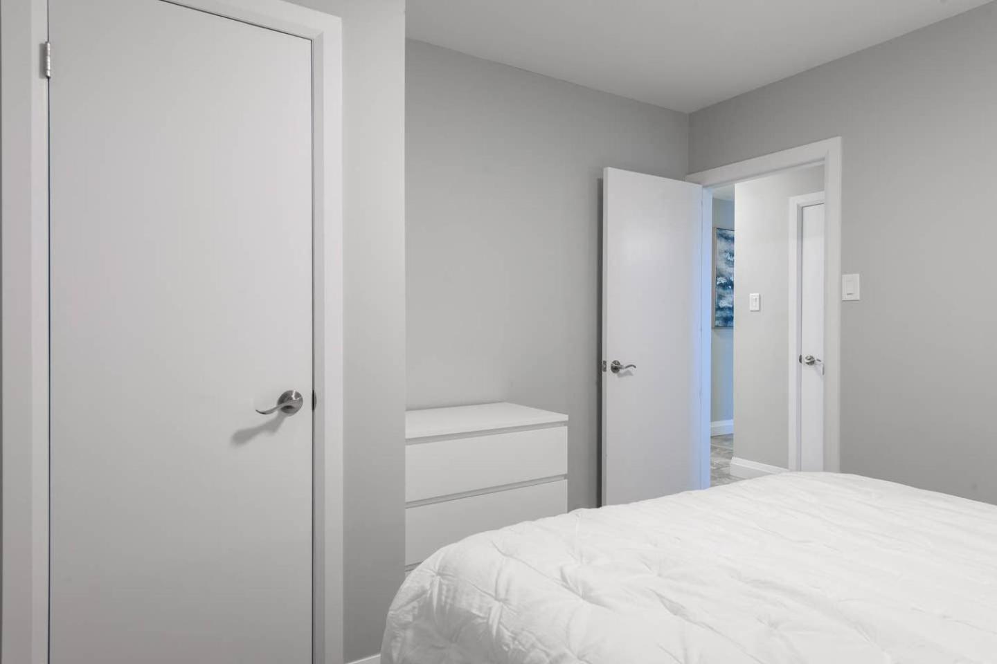 Two-Bedroom Apartment - Photo 18