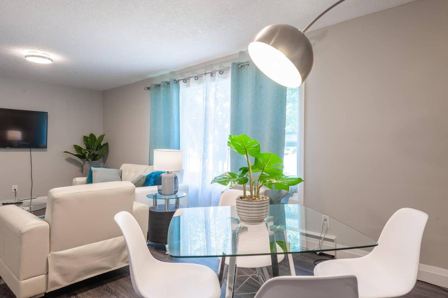 Two-Bedroom Apartment - Photo 16