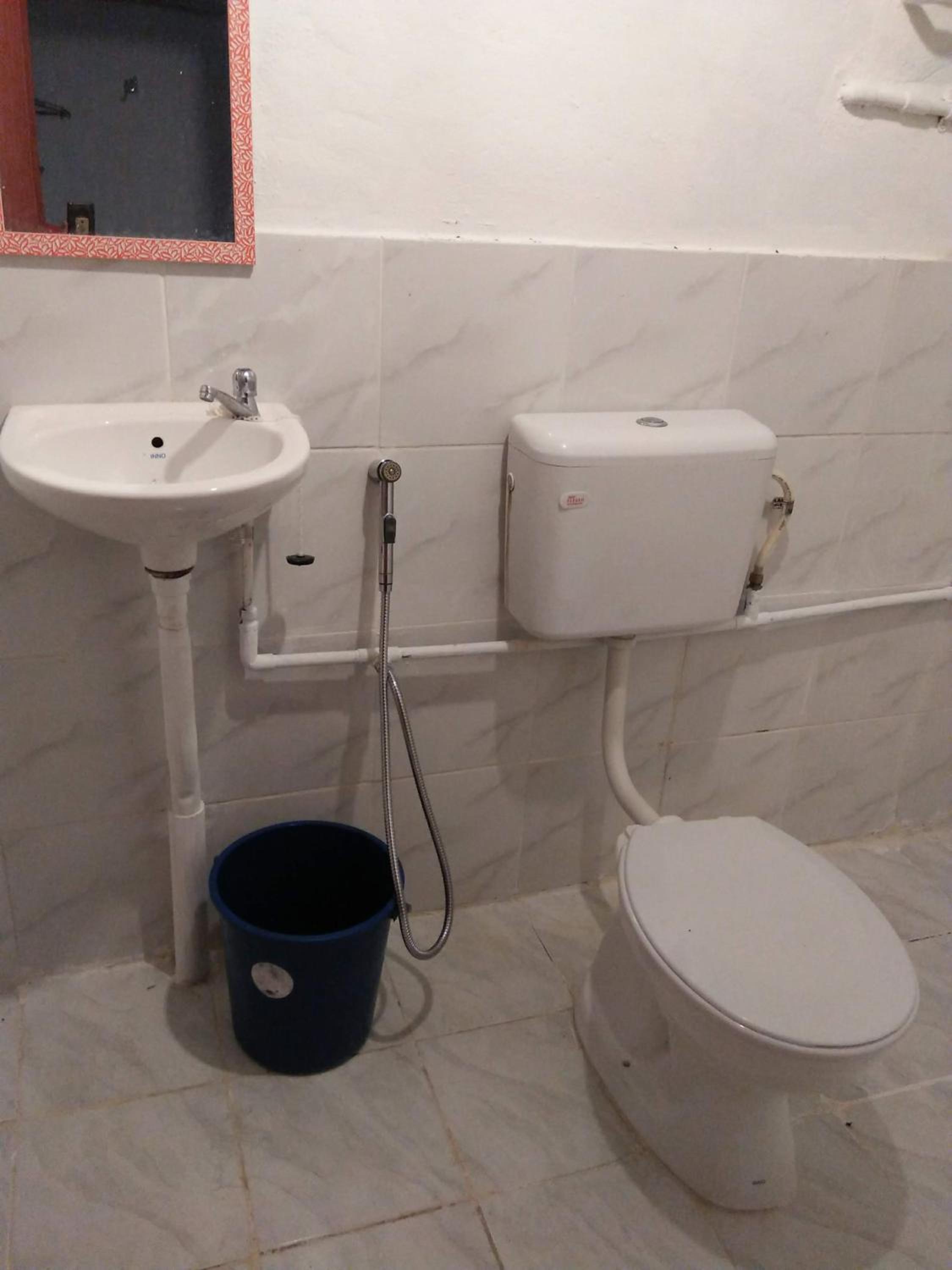 Family Room with Bathroom photo 1