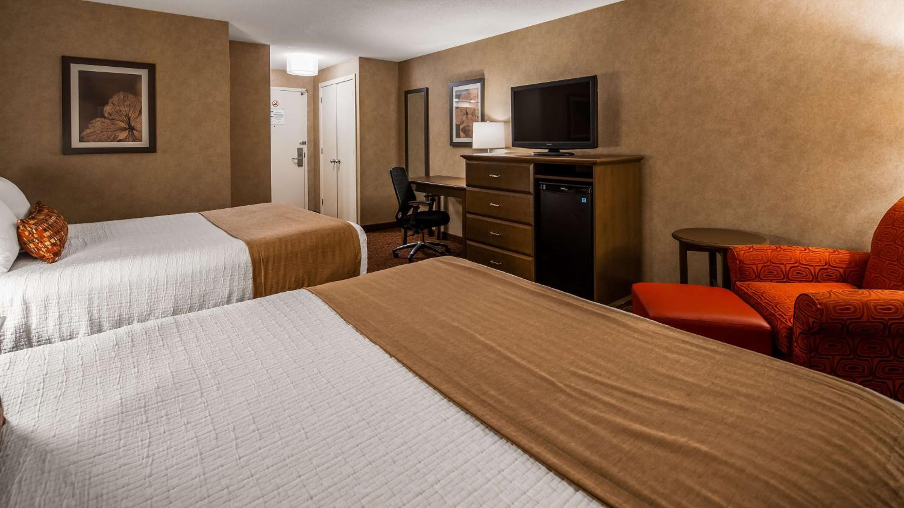 Queen Room with Two Queen Beds - Tower/Non-Smoking - Photo 3