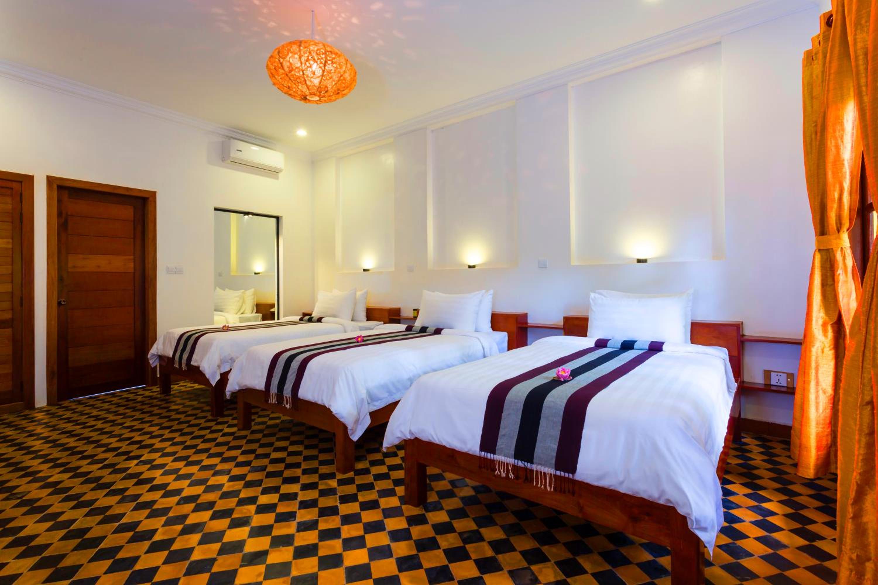 Triple Room