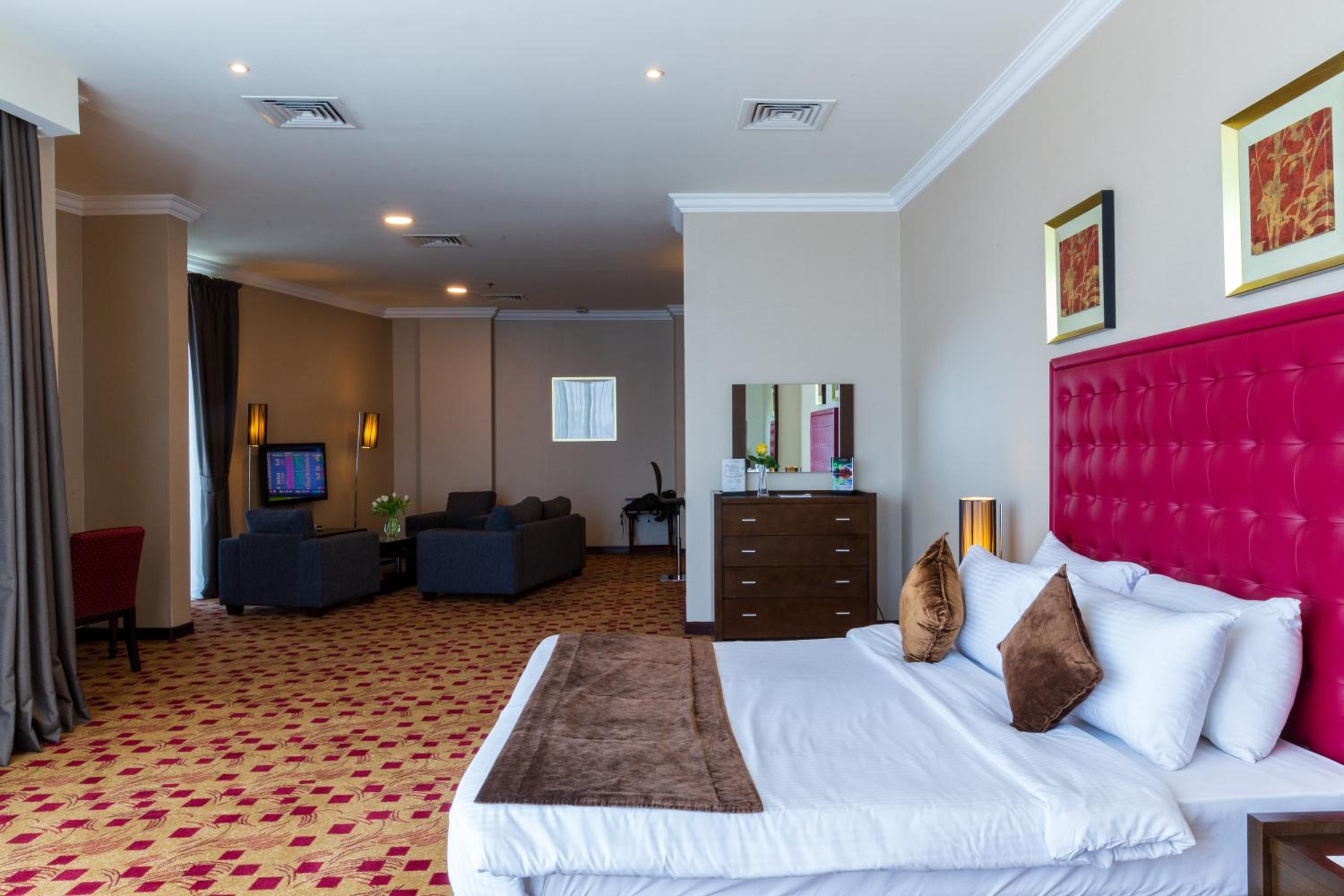 Deluxe Suite - Photo 2