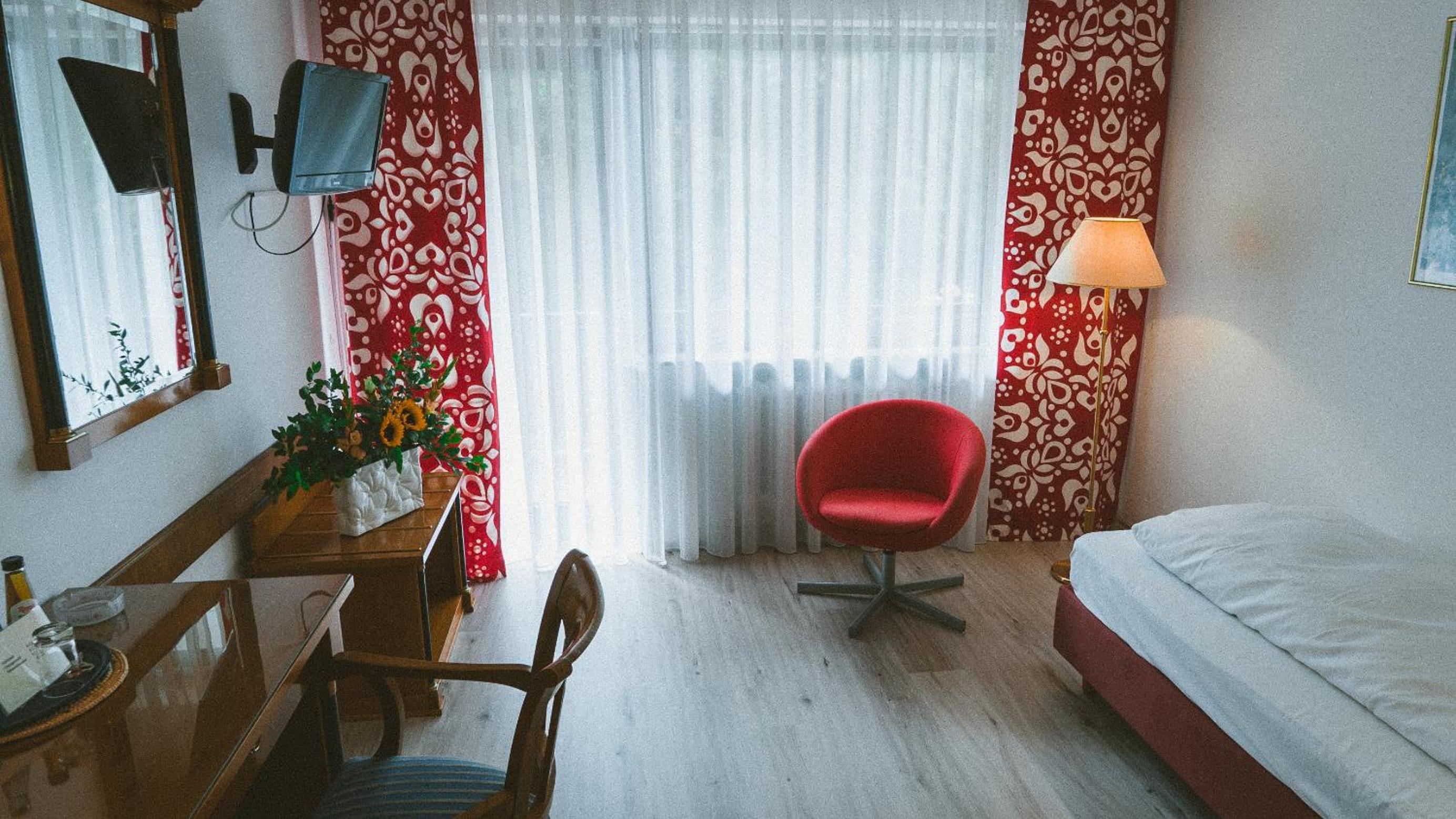 Single Room with Balcony and Park View photo 3