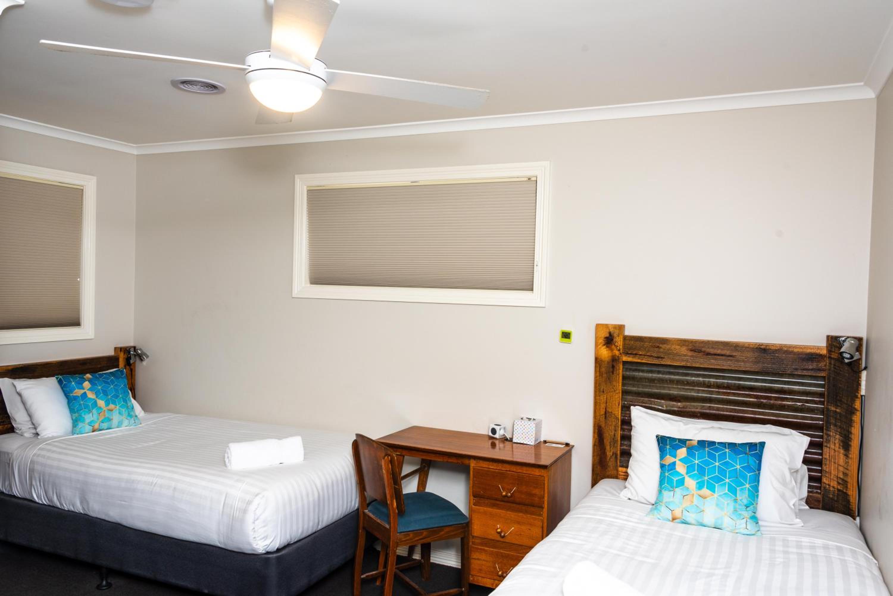 Twin Room With Private Bathroom photo 1