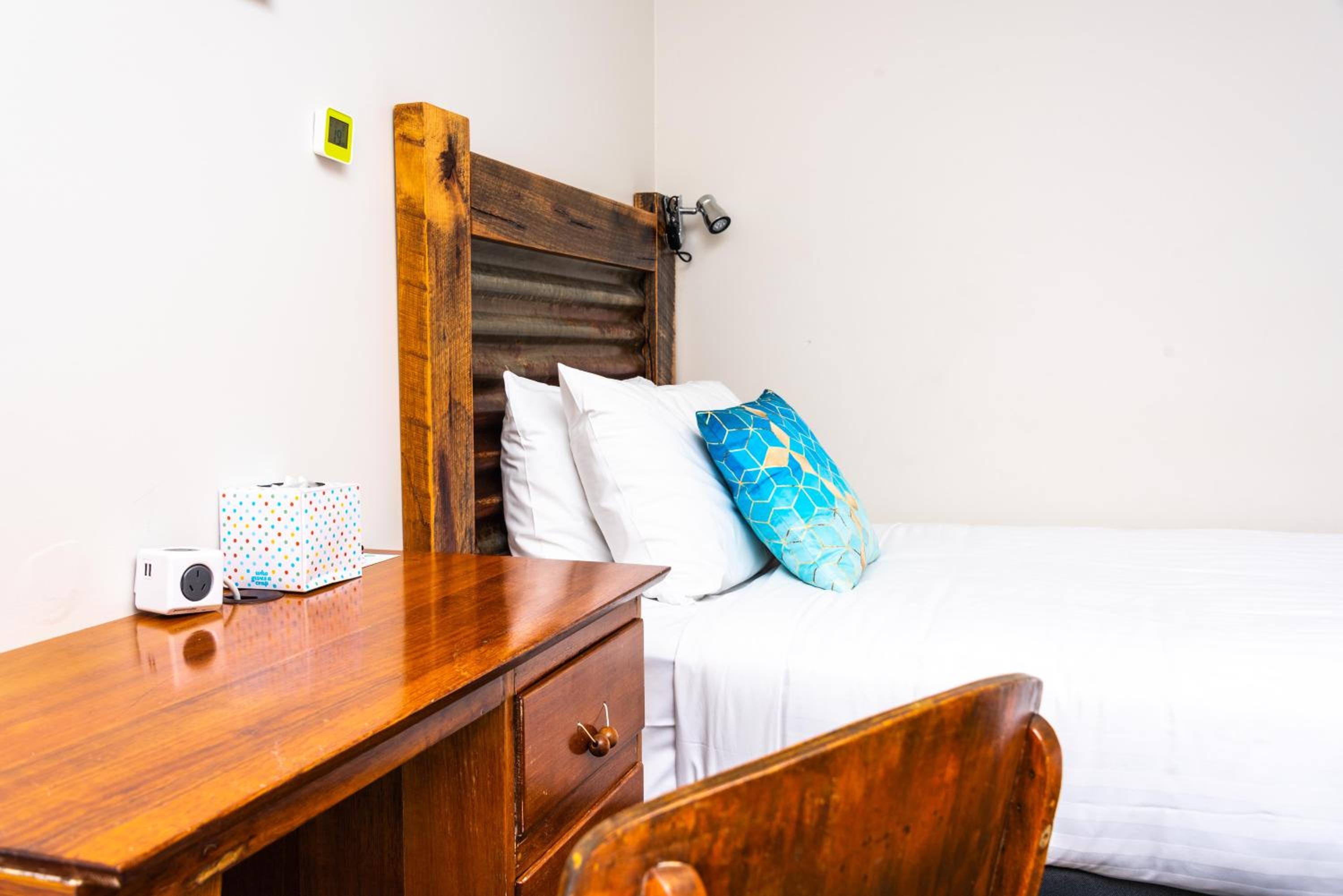 Twin Room With Private Bathroom photo 2