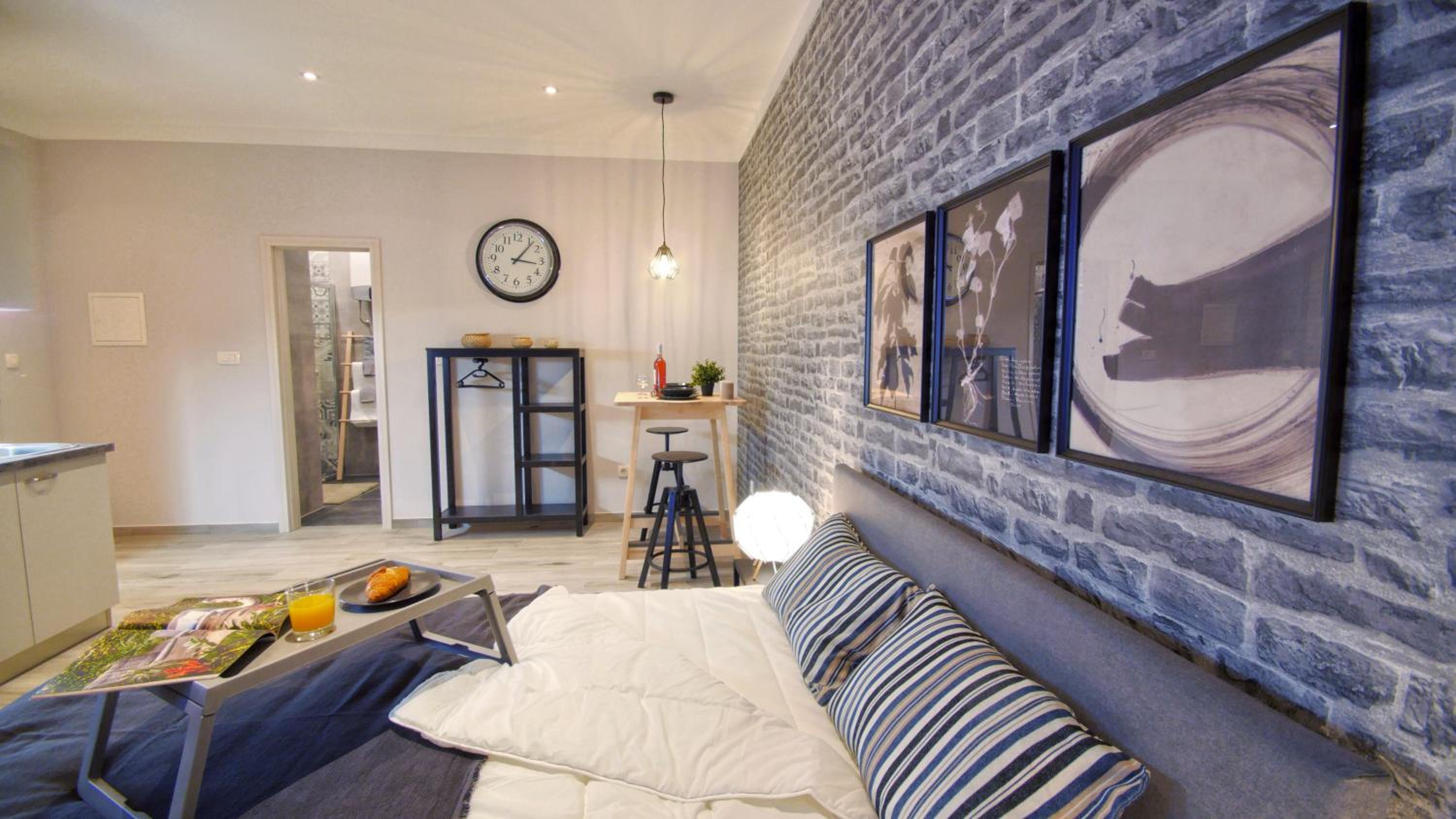 Studio Apartment