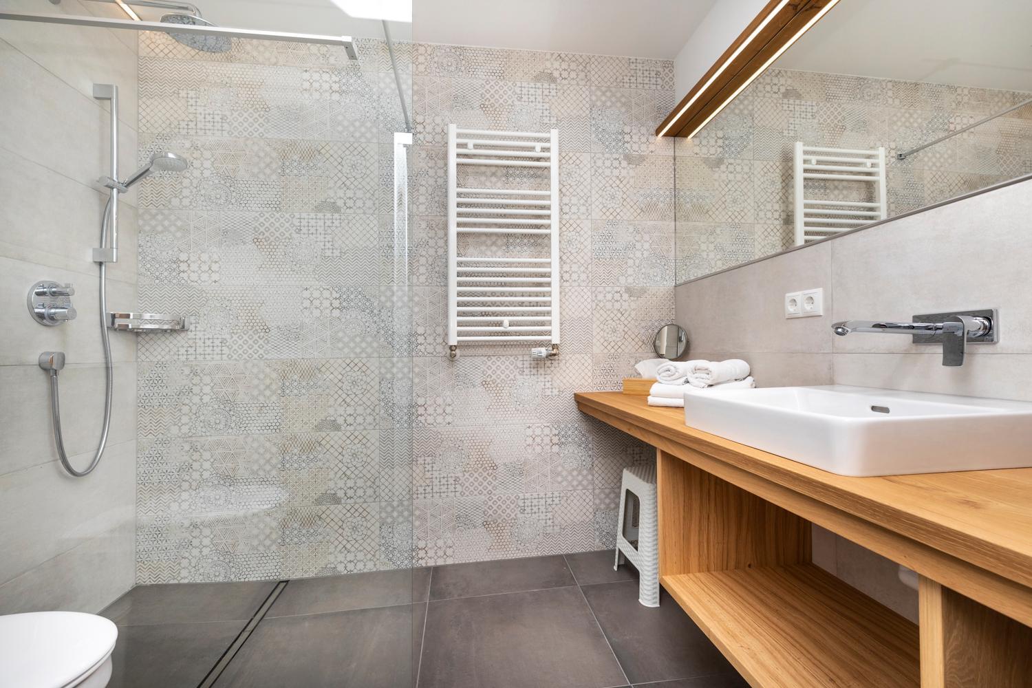 Junior Suite with Balcony - Photo 5