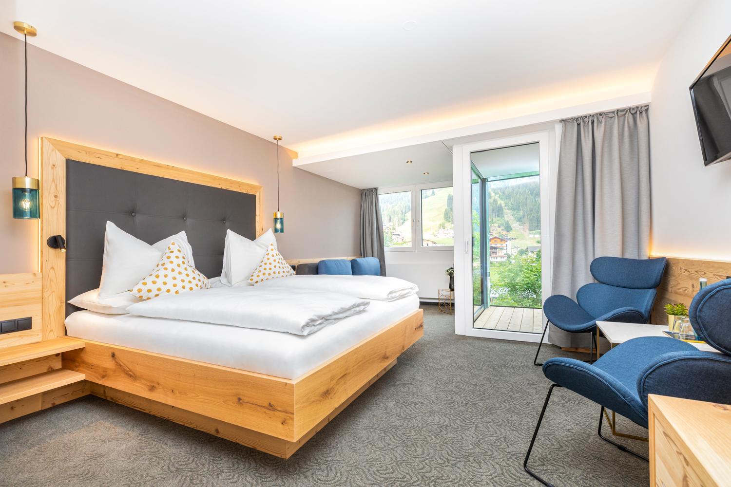 Junior Suite with Balcony - Photo 1